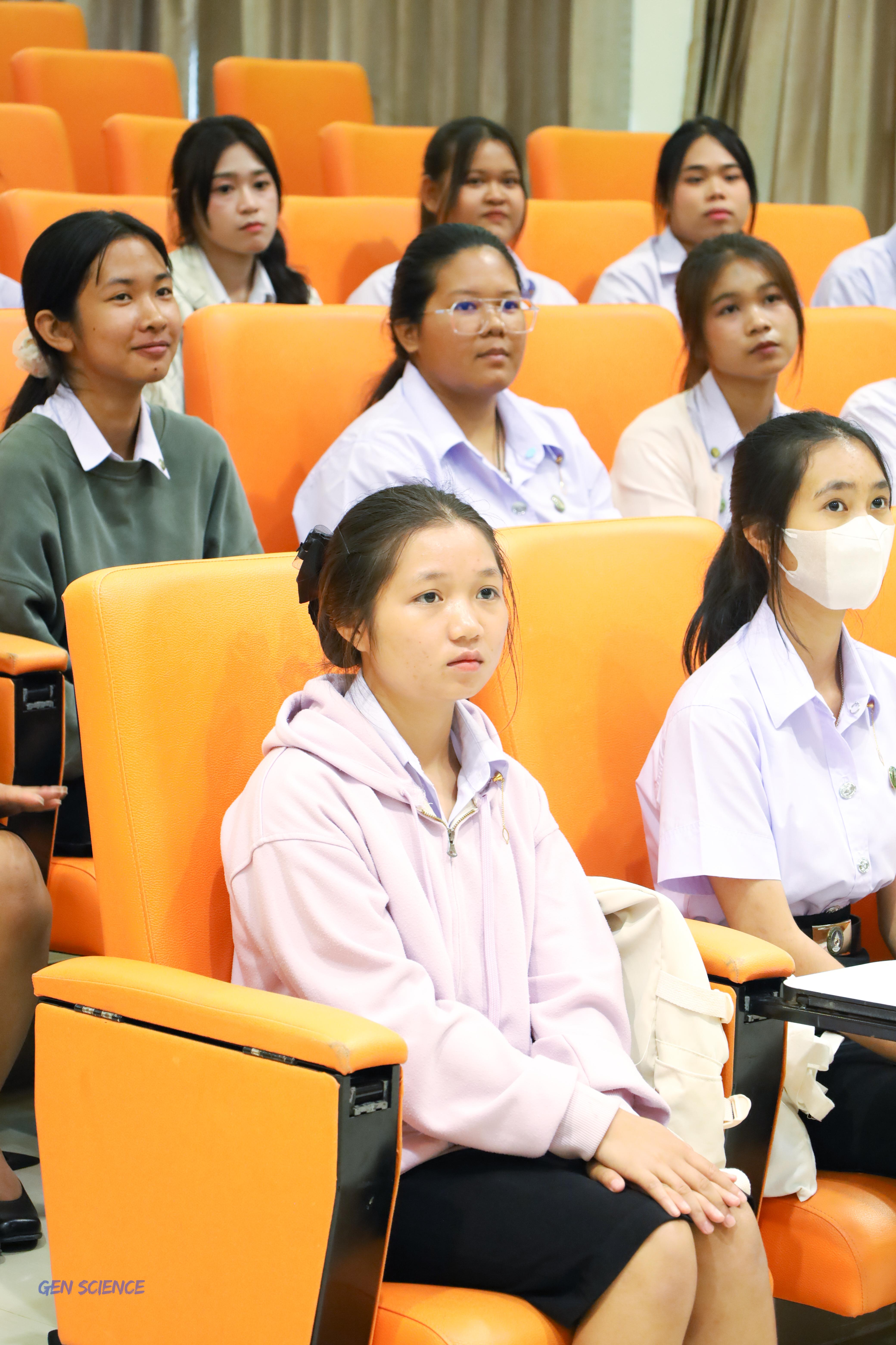 38. วันที่ 11 มิถุนายน 2568 โปรแกรมวิชาวิทยาศาสตร์ทั่วไป จัดกิจกรรมปฐมนิเทศนักศึกษาใหม่ปี 1 ณ ห้องครุร่มสัก 2 คณะครุศาสตร์ มหาวิทยาลัยราชภัฏกำแพงเพชร