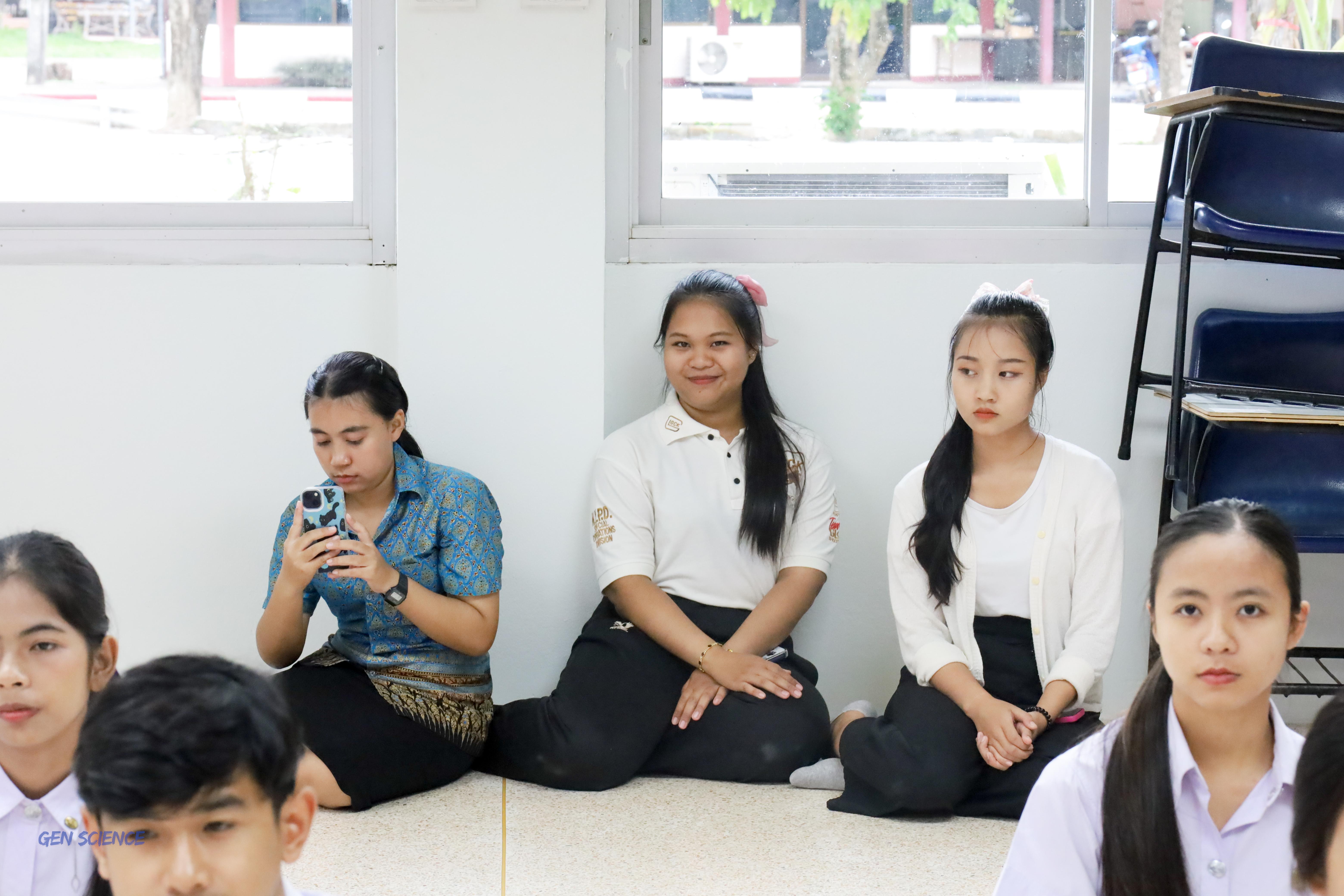 11. พิธีไหว้ครูประจำโปรแกรมวิชาวิทยาศาสตร์ทั่วไป ปีการศึกษา 2568