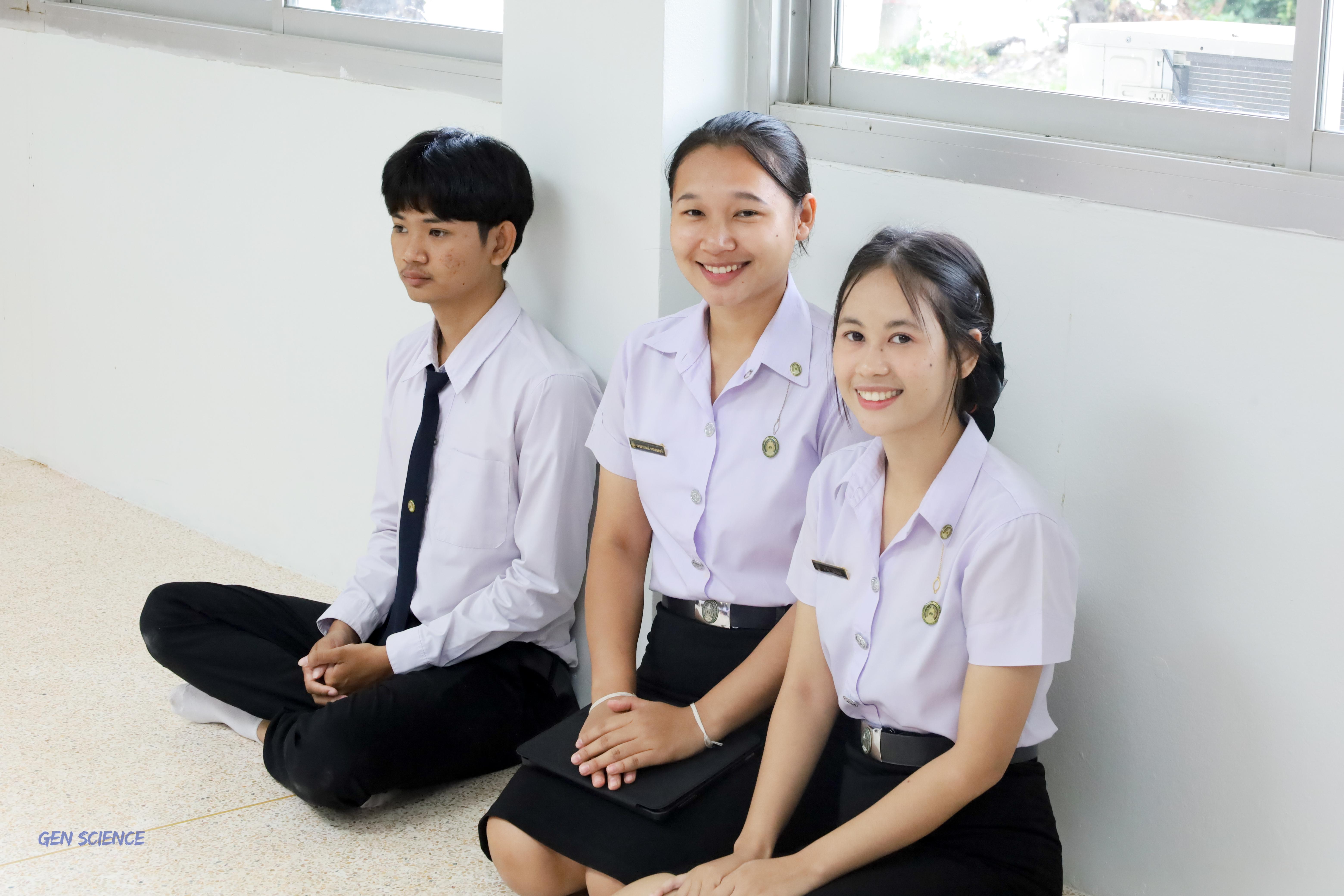 13. พิธีไหว้ครูประจำโปรแกรมวิชาวิทยาศาสตร์ทั่วไป ปีการศึกษา 2568