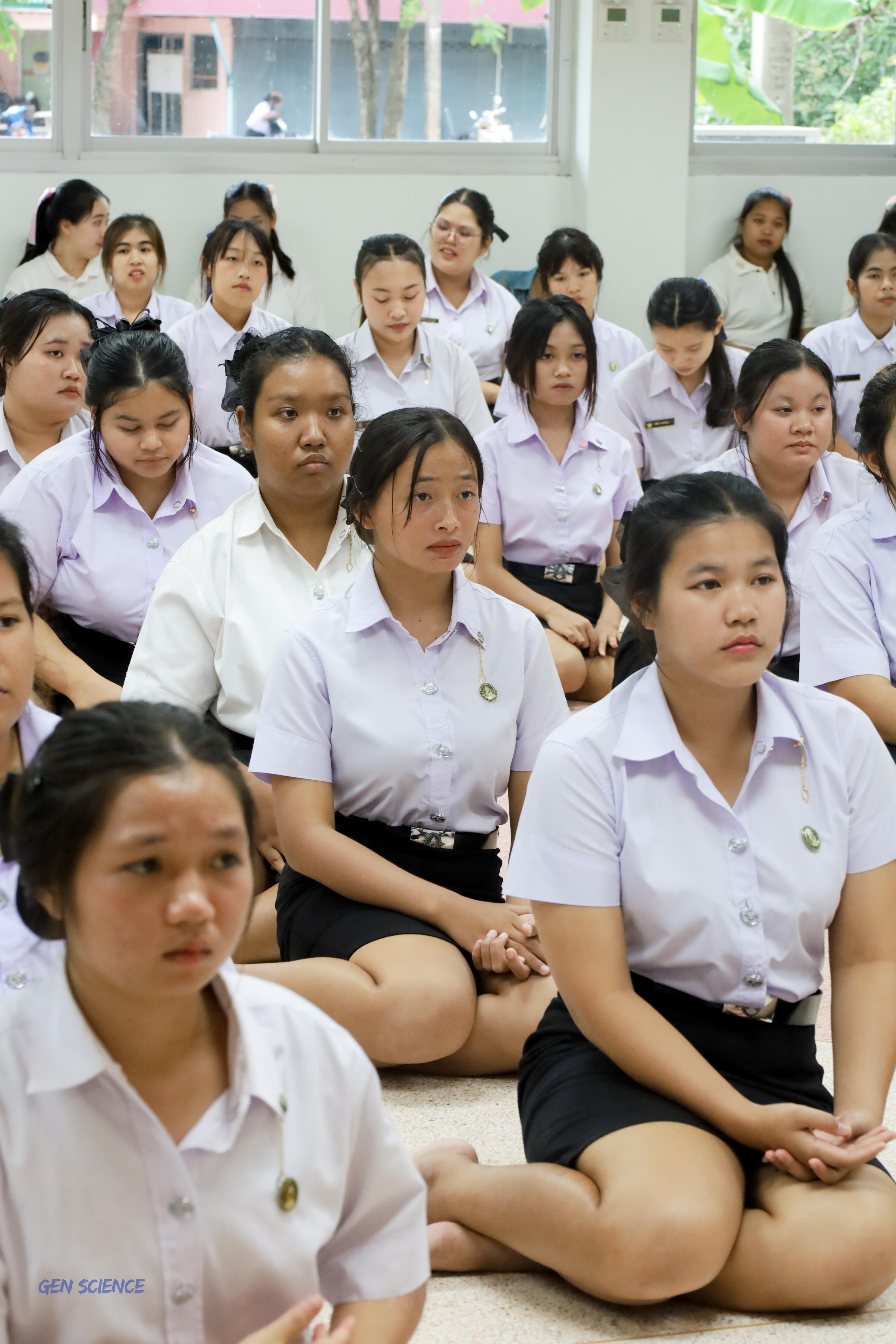 16. พิธีไหว้ครูประจำโปรแกรมวิชาวิทยาศาสตร์ทั่วไป ปีการศึกษา 2568