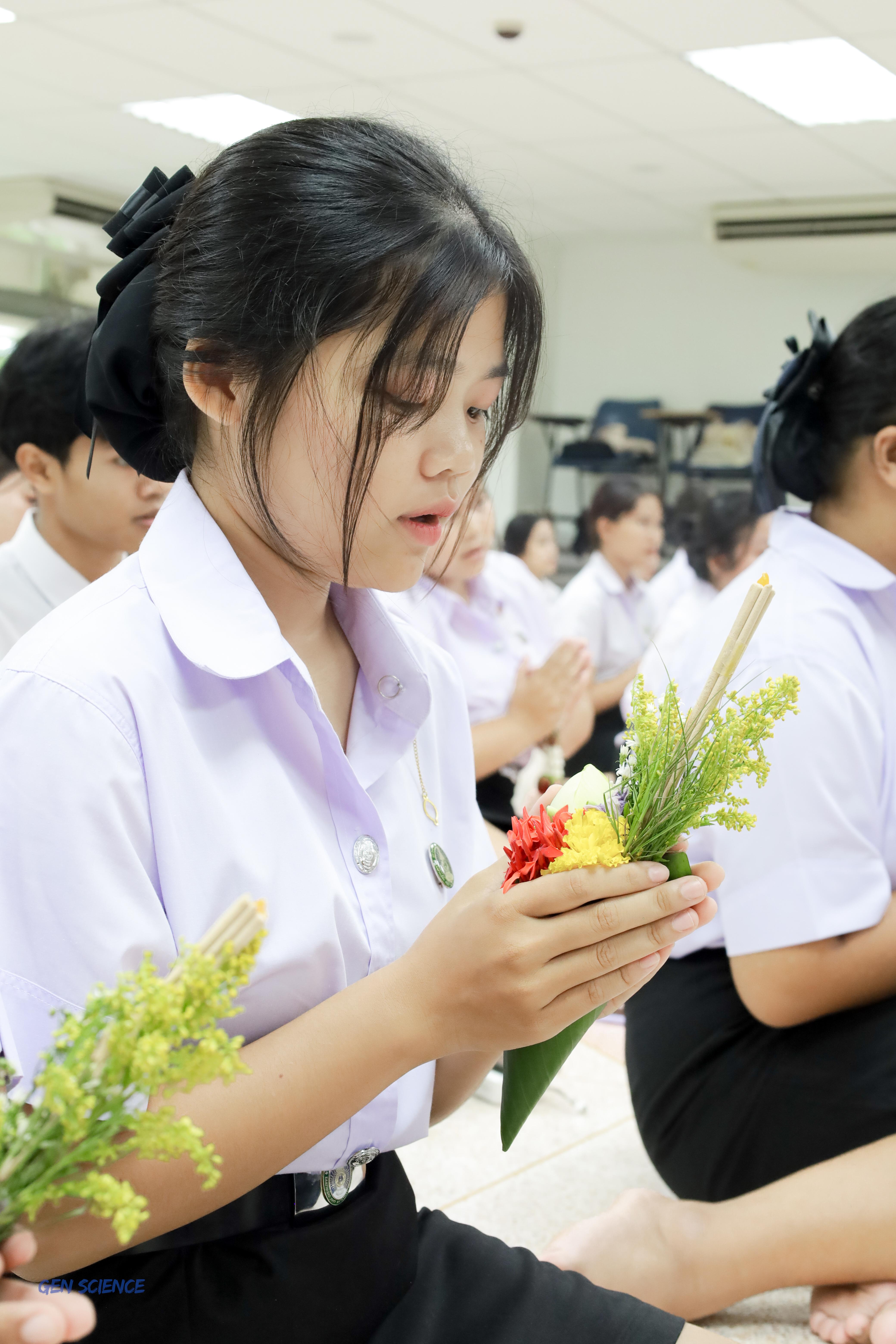 51. พิธีไหว้ครูประจำโปรแกรมวิชาวิทยาศาสตร์ทั่วไป ปีการศึกษา 2568