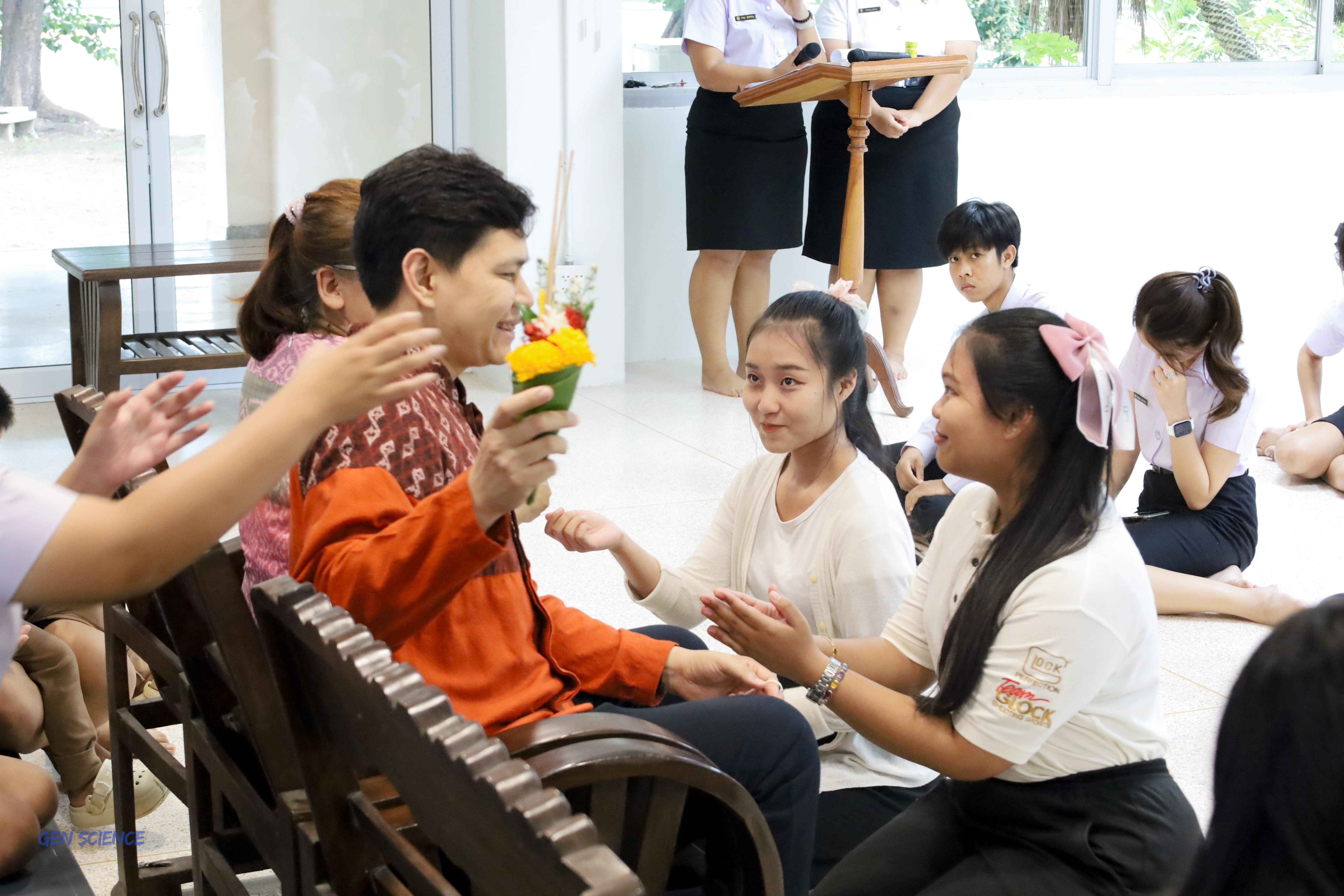 99. พิธีไหว้ครูประจำโปรแกรมวิชาวิทยาศาสตร์ทั่วไป ปีการศึกษา 2568