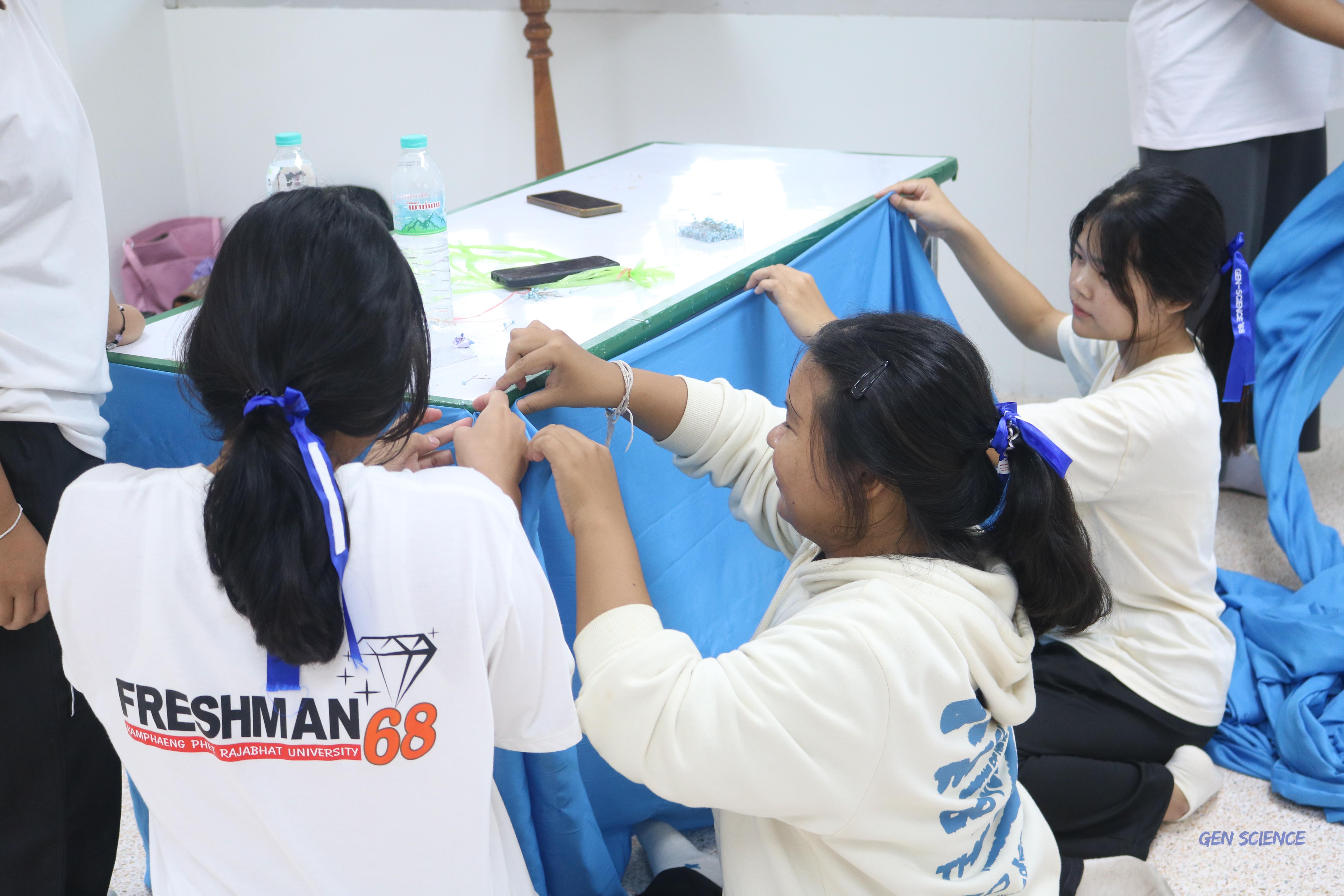 16. วันที่ 20 กรกฎาคม 2568 ผศ.ดร.มณฑา หมีไพรพฤกษ์ ได้จัดกิจกรรมจับจีบผ้าให้นักศึกษาโปรแกรมวิชาวิทยาศาสตร์ทั่วไปชั้นปีที่ 1 ณ ตึกจุฬาภรณ์ฯ