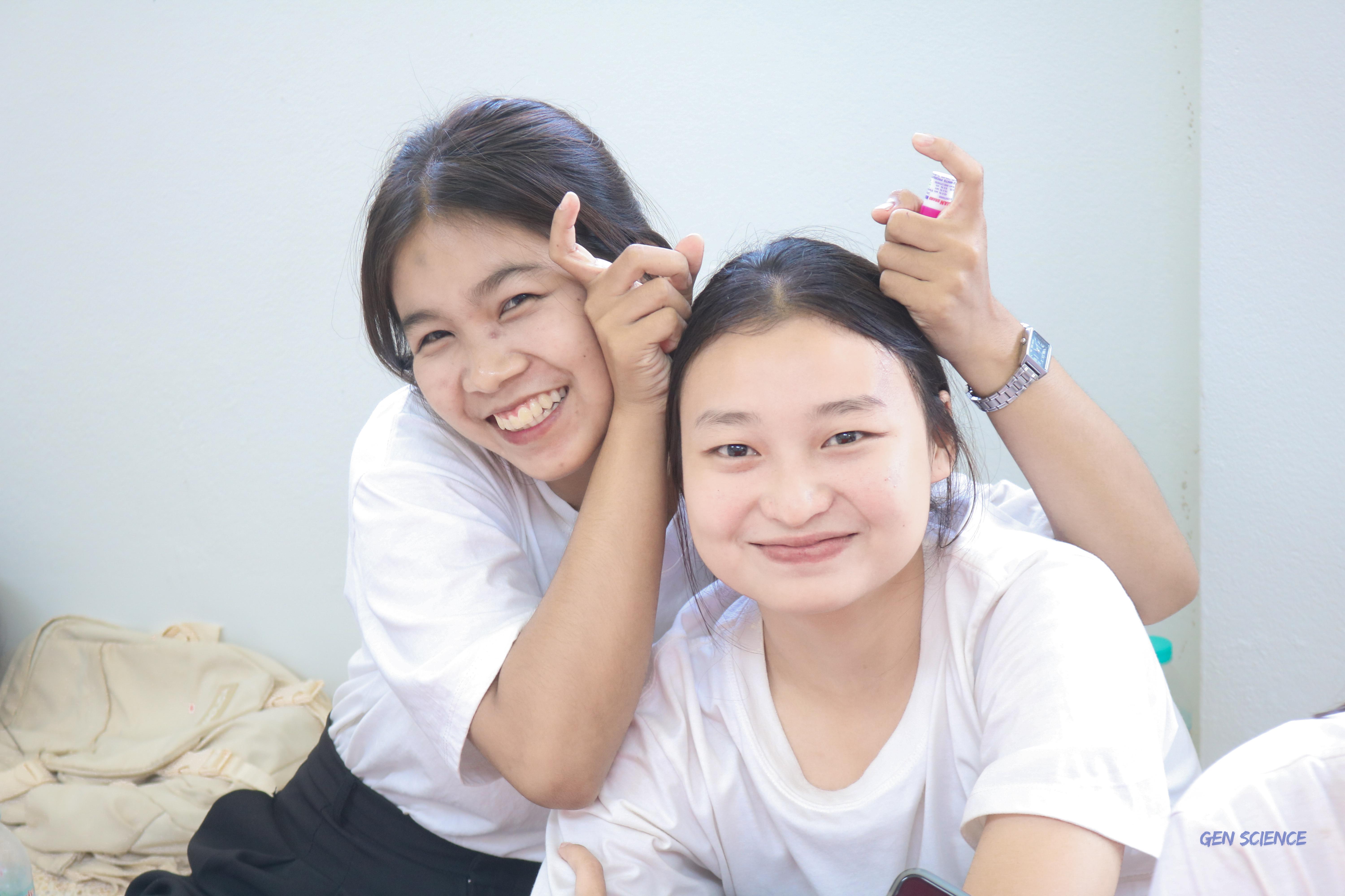 47. วันที่ 20 กรกฎาคม 2568 ผศ.ดร.มณฑา หมีไพรพฤกษ์ ได้จัดกิจกรรมจับจีบผ้าให้นักศึกษาโปรแกรมวิชาวิทยาศาสตร์ทั่วไปชั้นปีที่ 1 ณ ตึกจุฬาภรณ์ฯ