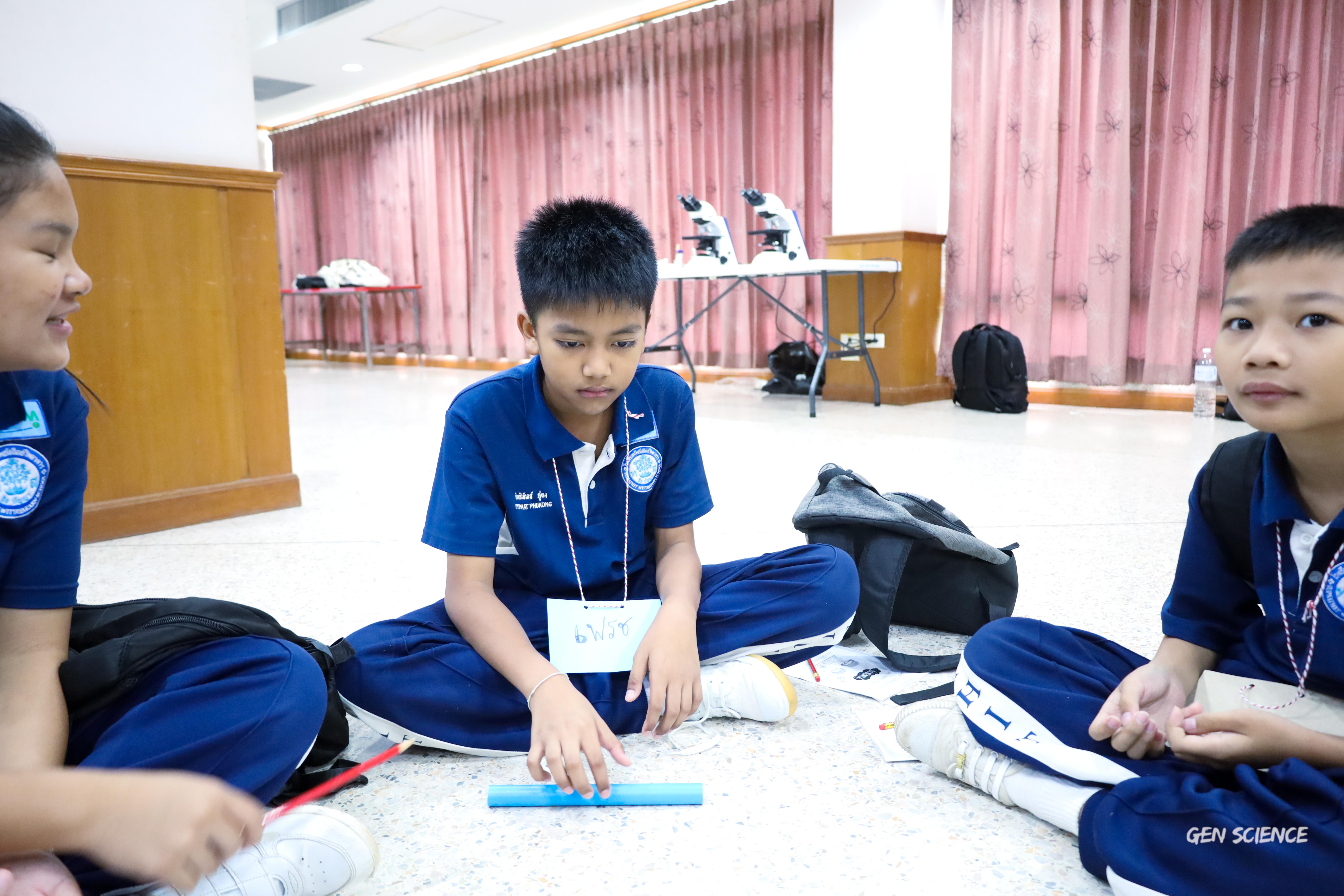 229. วันที่ 27 กันยายน 2568 ผศ.ดร.ปราณี เลิศแก้ว ดร.ธิดารัตน์ พรหมมา และนักศึกษาโปรแกรมวิชาวิทยาศาสตร์ทั่วไป คณะครุศาสตร์ จัดกิจกรรมค่าย STEM ให้กับโรงเรียนทรัพย์สถิตย์วิทยาคาร ณ หอประชุมทีปังกรรัศมีโชติ