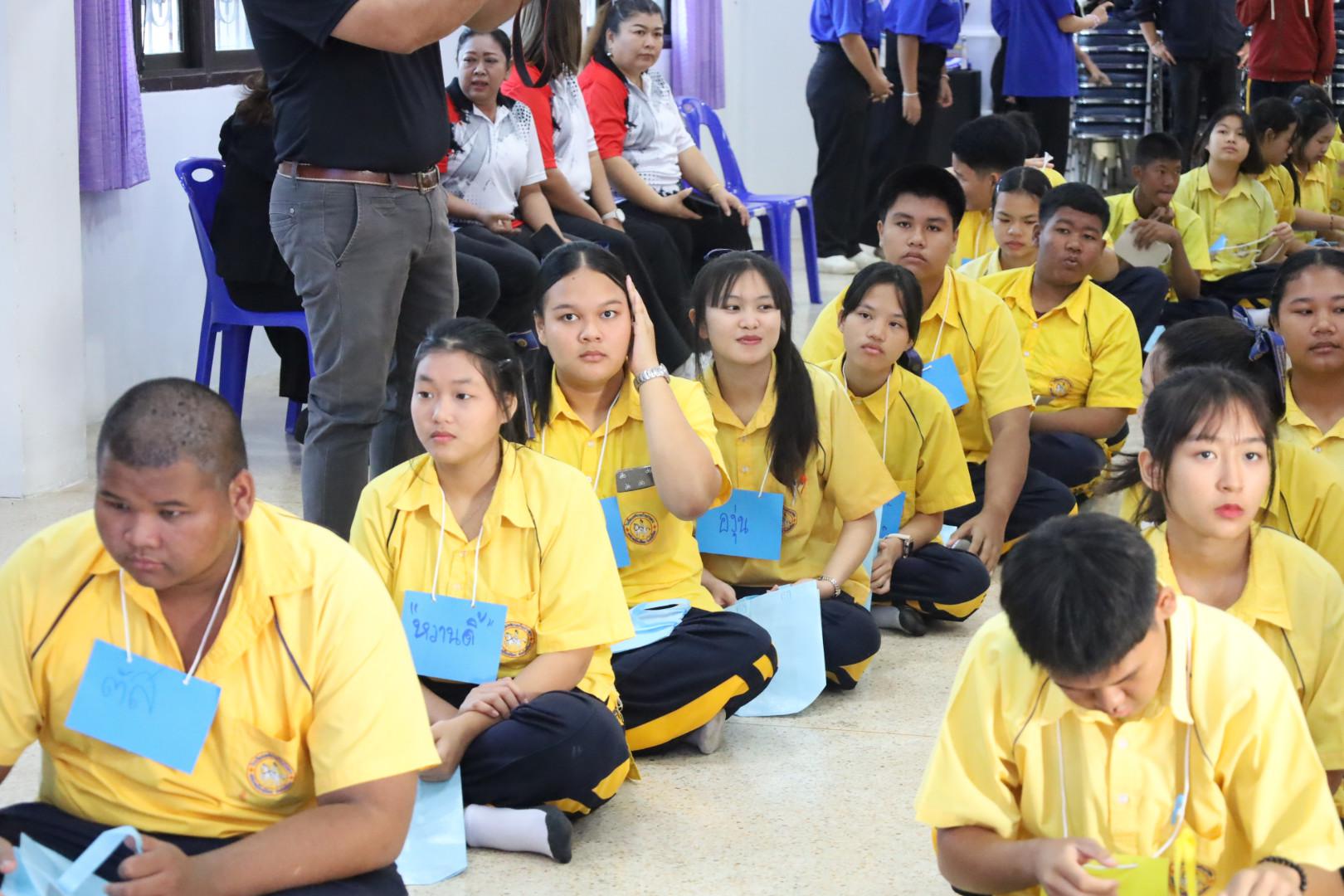 4. วันที่ 15 มกราคม 2569 นำโดยผศ.ดร.ไตรรงค์ เปลี่ยนแสง ผศ.ดร.ปราณี เลิศแก้ว  ดร.ธิดารัตน์  พรหมมา  และนักศึกษาโปรแกรมวิชาวิทยาศาสตร์ทั่วไป ได้จัดค่ายวิชาการให้กับนักเรียนชั้นมัธยมศึกษาปีที่ 3 โรงเรียนเทศบาลบ้านปากทาง จ.พิจิตร