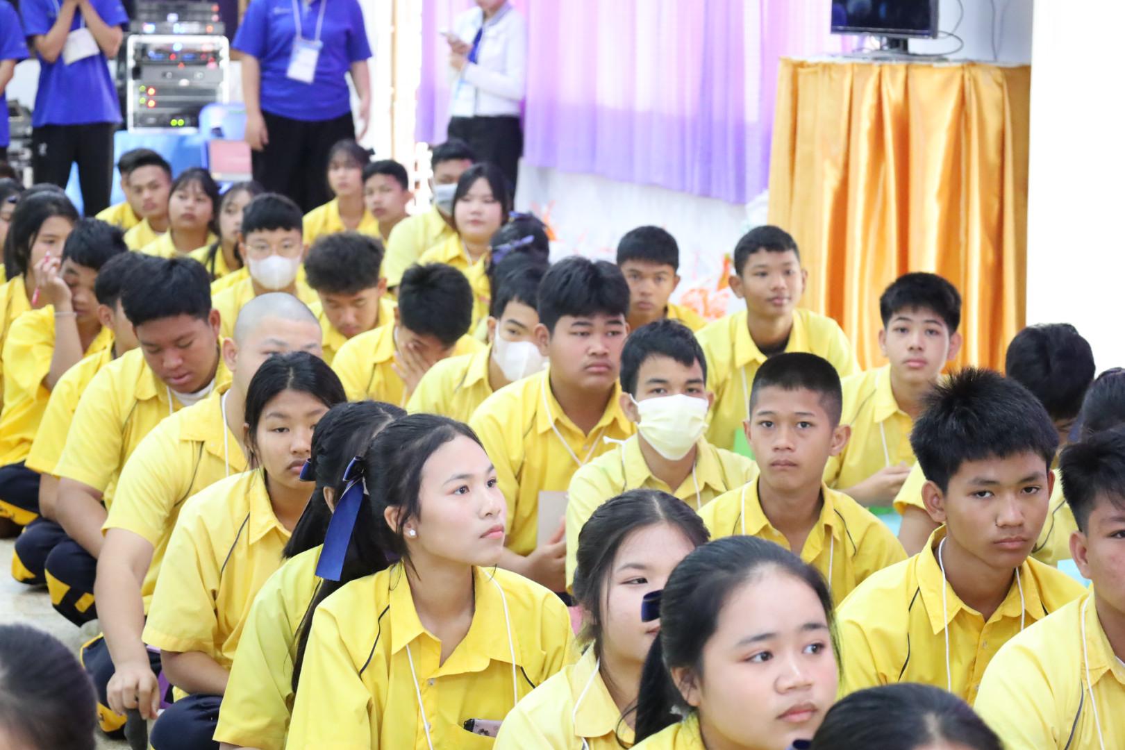 13. วันที่ 15 มกราคม 2569 นำโดยผศ.ดร.ไตรรงค์ เปลี่ยนแสง ผศ.ดร.ปราณี เลิศแก้ว  ดร.ธิดารัตน์  พรหมมา  และนักศึกษาโปรแกรมวิชาวิทยาศาสตร์ทั่วไป ได้จัดค่ายวิชาการให้กับนักเรียนชั้นมัธยมศึกษาปีที่ 3 โรงเรียนเทศบาลบ้านปากทาง จ.พิจิตร