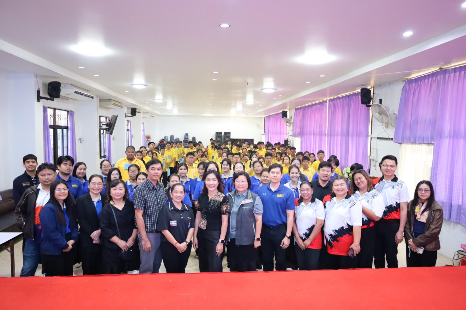 34. วันที่ 15 มกราคม 2569 นำโดยผศ.ดร.ไตรรงค์ เปลี่ยนแสง ผศ.ดร.ปราณี เลิศแก้ว  ดร.ธิดารัตน์  พรหมมา  และนักศึกษาโปรแกรมวิชาวิทยาศาสตร์ทั่วไป ได้จัดค่ายวิชาการให้กับนักเรียนชั้นมัธยมศึกษาปีที่ 3 โรงเรียนเทศบาลบ้านปากทาง จ.พิจิตร