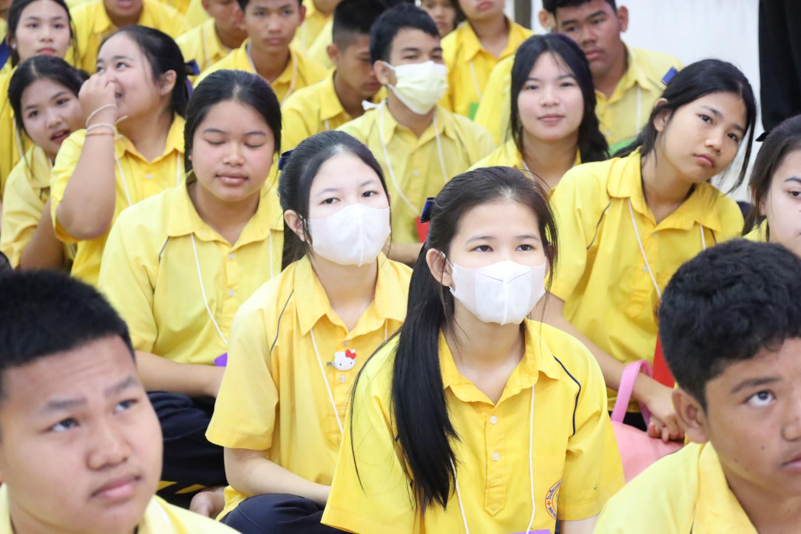 43. วันที่ 15 มกราคม 2569 นำโดยผศ.ดร.ไตรรงค์ เปลี่ยนแสง ผศ.ดร.ปราณี เลิศแก้ว  ดร.ธิดารัตน์  พรหมมา  และนักศึกษาโปรแกรมวิชาวิทยาศาสตร์ทั่วไป ได้จัดค่ายวิชาการให้กับนักเรียนชั้นมัธยมศึกษาปีที่ 3 โรงเรียนเทศบาลบ้านปากทาง จ.พิจิตร