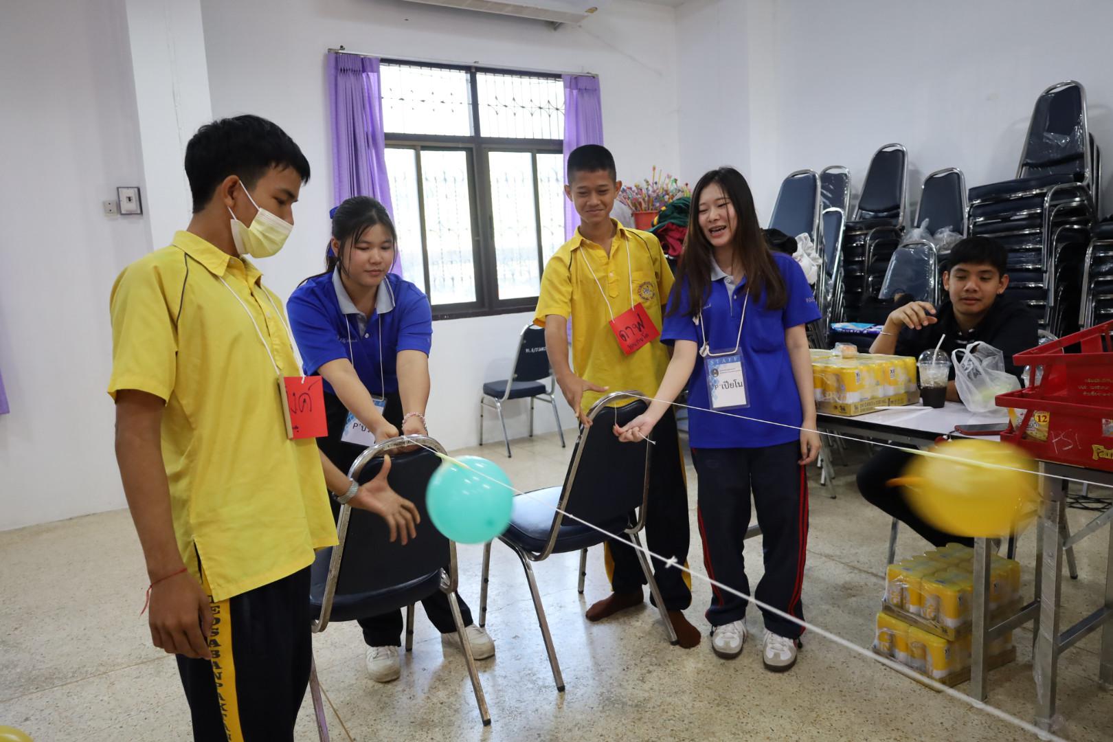 76. วันที่ 15 มกราคม 2569 นำโดยผศ.ดร.ไตรรงค์ เปลี่ยนแสง ผศ.ดร.ปราณี เลิศแก้ว  ดร.ธิดารัตน์  พรหมมา  และนักศึกษาโปรแกรมวิชาวิทยาศาสตร์ทั่วไป ได้จัดค่ายวิชาการให้กับนักเรียนชั้นมัธยมศึกษาปีที่ 3 โรงเรียนเทศบาลบ้านปากทาง จ.พิจิตร