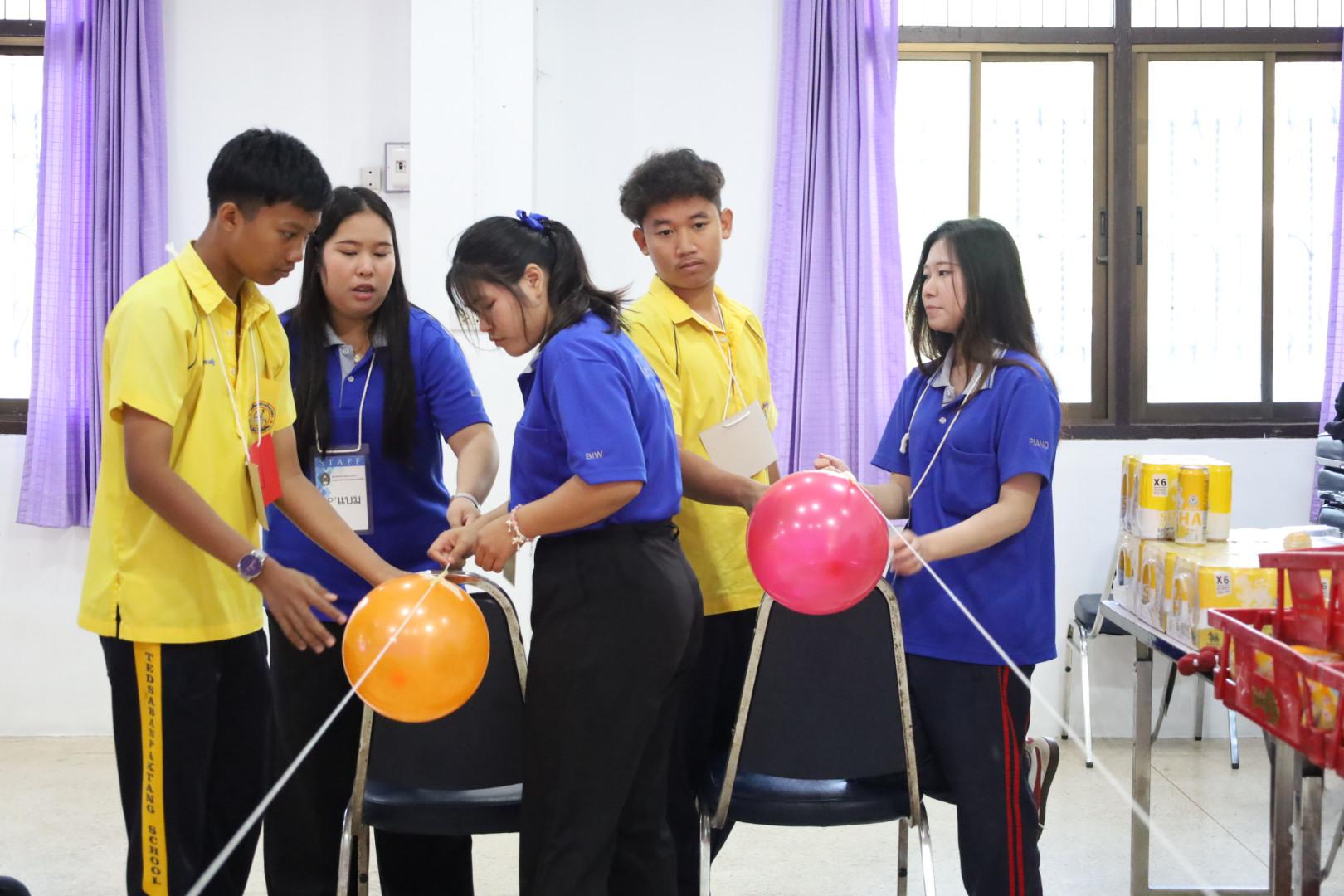 78. วันที่ 15 มกราคม 2569 นำโดยผศ.ดร.ไตรรงค์ เปลี่ยนแสง ผศ.ดร.ปราณี เลิศแก้ว  ดร.ธิดารัตน์  พรหมมา  และนักศึกษาโปรแกรมวิชาวิทยาศาสตร์ทั่วไป ได้จัดค่ายวิชาการให้กับนักเรียนชั้นมัธยมศึกษาปีที่ 3 โรงเรียนเทศบาลบ้านปากทาง จ.พิจิตร