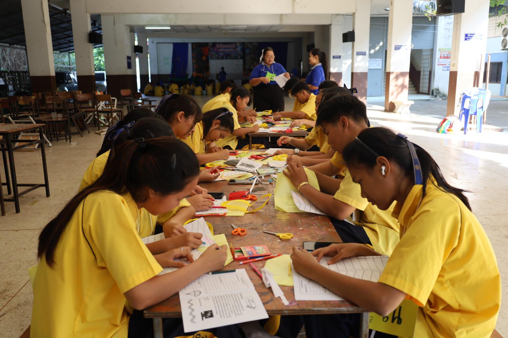 101. วันที่ 15 มกราคม 2569 นำโดยผศ.ดร.ไตรรงค์ เปลี่ยนแสง ผศ.ดร.ปราณี เลิศแก้ว  ดร.ธิดารัตน์  พรหมมา  และนักศึกษาโปรแกรมวิชาวิทยาศาสตร์ทั่วไป ได้จัดค่ายวิชาการให้กับนักเรียนชั้นมัธยมศึกษาปีที่ 3 โรงเรียนเทศบาลบ้านปากทาง จ.พิจิตร