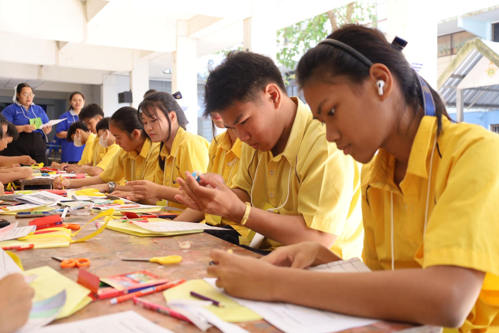 105. วันที่ 15 มกราคม 2569 นำโดยผศ.ดร.ไตรรงค์ เปลี่ยนแสง ผศ.ดร.ปราณี เลิศแก้ว  ดร.ธิดารัตน์  พรหมมา  และนักศึกษาโปรแกรมวิชาวิทยาศาสตร์ทั่วไป ได้จัดค่ายวิชาการให้กับนักเรียนชั้นมัธยมศึกษาปีที่ 3 โรงเรียนเทศบาลบ้านปากทาง จ.พิจิตร