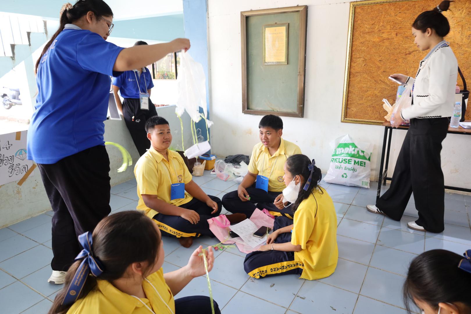 135. วันที่ 15 มกราคม 2569 นำโดยผศ.ดร.ไตรรงค์ เปลี่ยนแสง ผศ.ดร.ปราณี เลิศแก้ว  ดร.ธิดารัตน์  พรหมมา  และนักศึกษาโปรแกรมวิชาวิทยาศาสตร์ทั่วไป ได้จัดค่ายวิชาการให้กับนักเรียนชั้นมัธยมศึกษาปีที่ 3 โรงเรียนเทศบาลบ้านปากทาง จ.พิจิตร