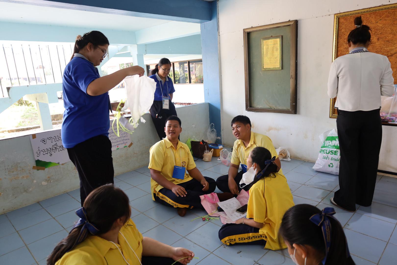 136. วันที่ 15 มกราคม 2569 นำโดยผศ.ดร.ไตรรงค์ เปลี่ยนแสง ผศ.ดร.ปราณี เลิศแก้ว  ดร.ธิดารัตน์  พรหมมา  และนักศึกษาโปรแกรมวิชาวิทยาศาสตร์ทั่วไป ได้จัดค่ายวิชาการให้กับนักเรียนชั้นมัธยมศึกษาปีที่ 3 โรงเรียนเทศบาลบ้านปากทาง จ.พิจิตร