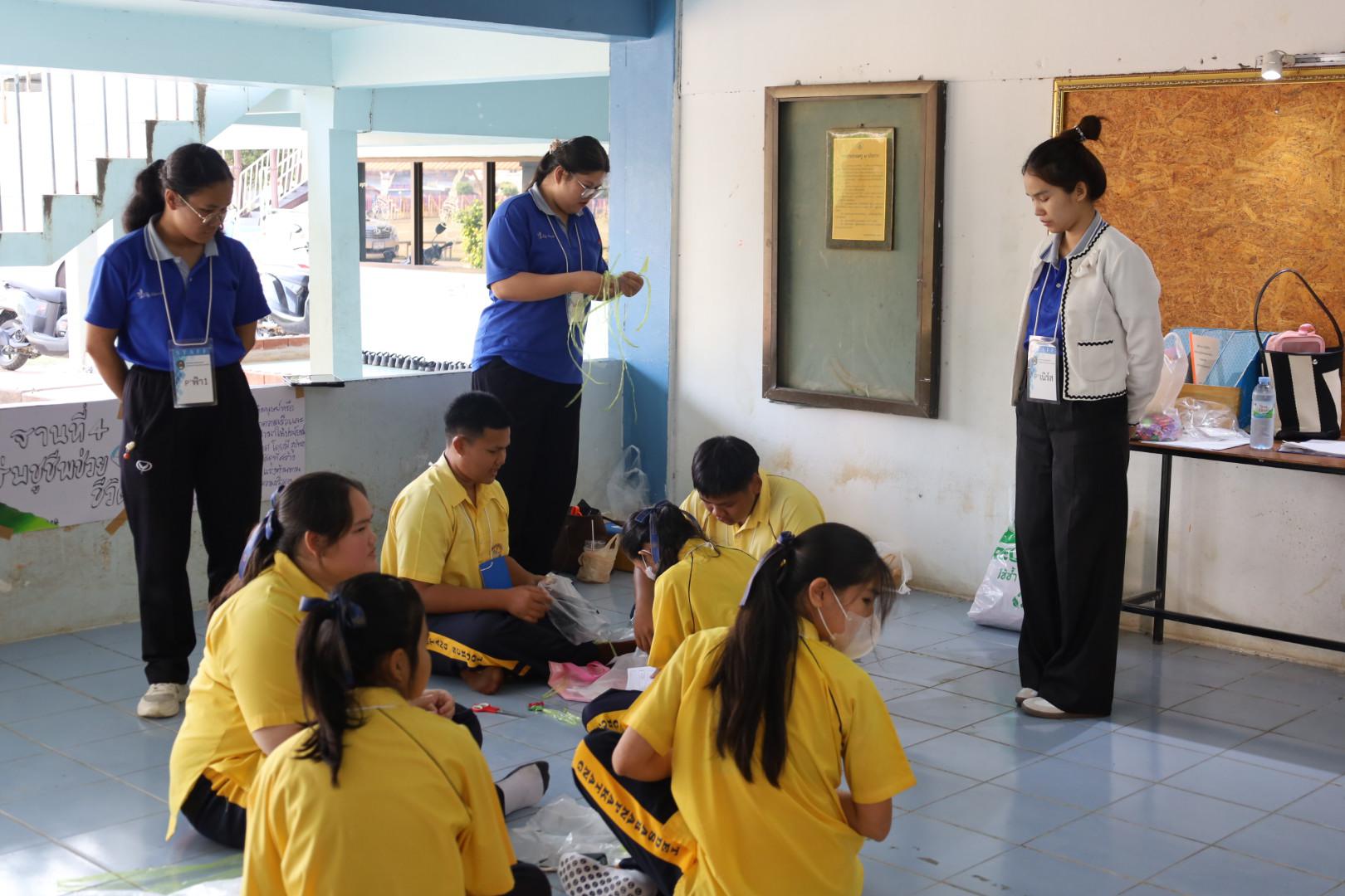 146. วันที่ 15 มกราคม 2569 นำโดยผศ.ดร.ไตรรงค์ เปลี่ยนแสง ผศ.ดร.ปราณี เลิศแก้ว  ดร.ธิดารัตน์  พรหมมา  และนักศึกษาโปรแกรมวิชาวิทยาศาสตร์ทั่วไป ได้จัดค่ายวิชาการให้กับนักเรียนชั้นมัธยมศึกษาปีที่ 3 โรงเรียนเทศบาลบ้านปากทาง จ.พิจิตร