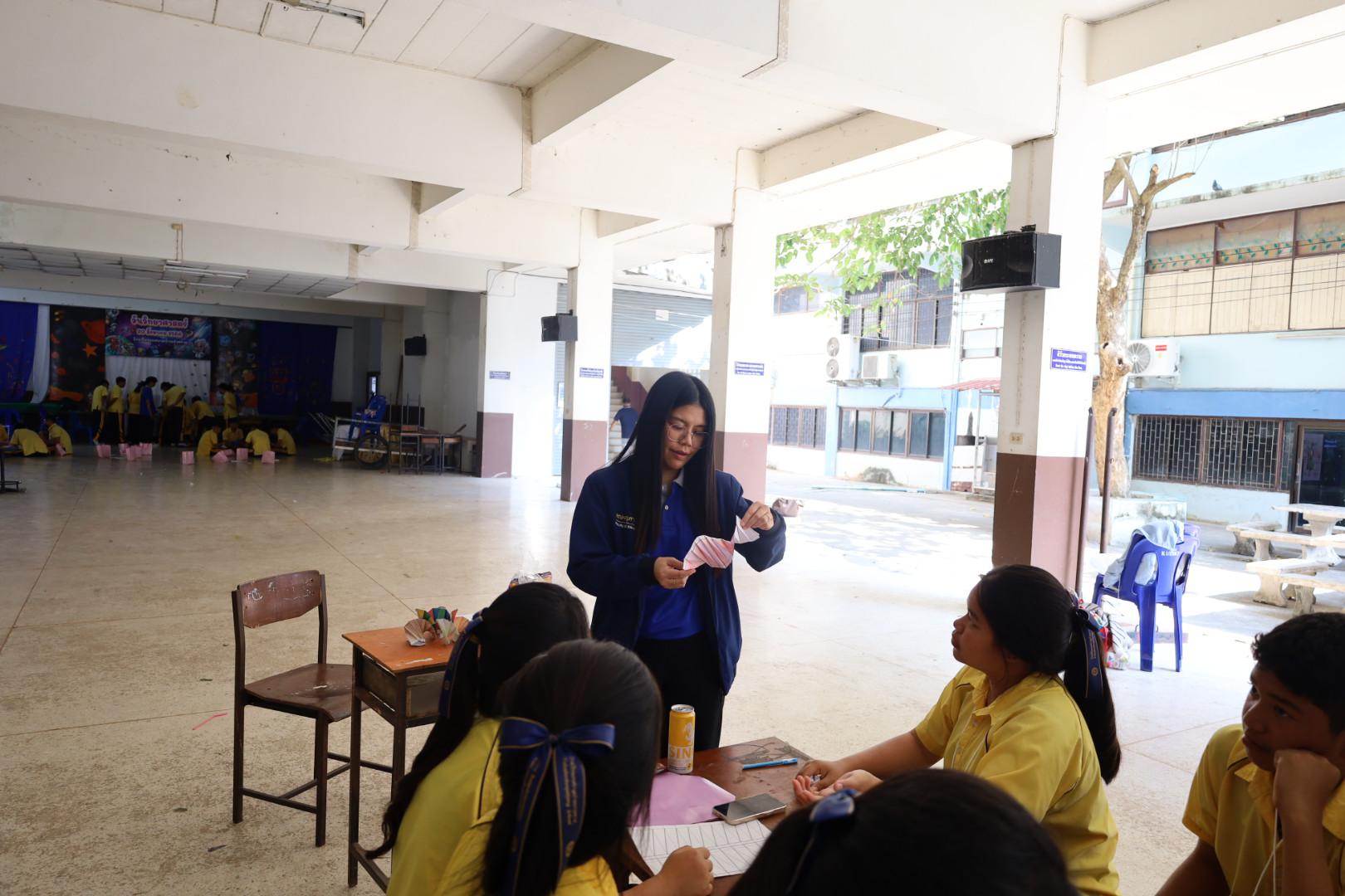 156. วันที่ 15 มกราคม 2569 นำโดยผศ.ดร.ไตรรงค์ เปลี่ยนแสง ผศ.ดร.ปราณี เลิศแก้ว  ดร.ธิดารัตน์  พรหมมา  และนักศึกษาโปรแกรมวิชาวิทยาศาสตร์ทั่วไป ได้จัดค่ายวิชาการให้กับนักเรียนชั้นมัธยมศึกษาปีที่ 3 โรงเรียนเทศบาลบ้านปากทาง จ.พิจิตร