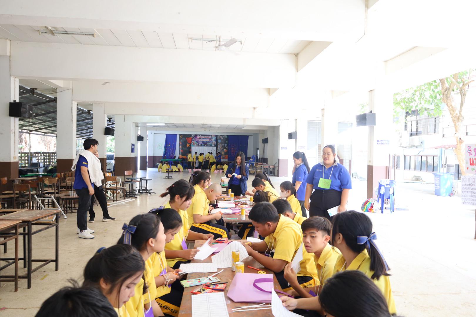 162. วันที่ 15 มกราคม 2569 นำโดยผศ.ดร.ไตรรงค์ เปลี่ยนแสง ผศ.ดร.ปราณี เลิศแก้ว  ดร.ธิดารัตน์  พรหมมา  และนักศึกษาโปรแกรมวิชาวิทยาศาสตร์ทั่วไป ได้จัดค่ายวิชาการให้กับนักเรียนชั้นมัธยมศึกษาปีที่ 3 โรงเรียนเทศบาลบ้านปากทาง จ.พิจิตร