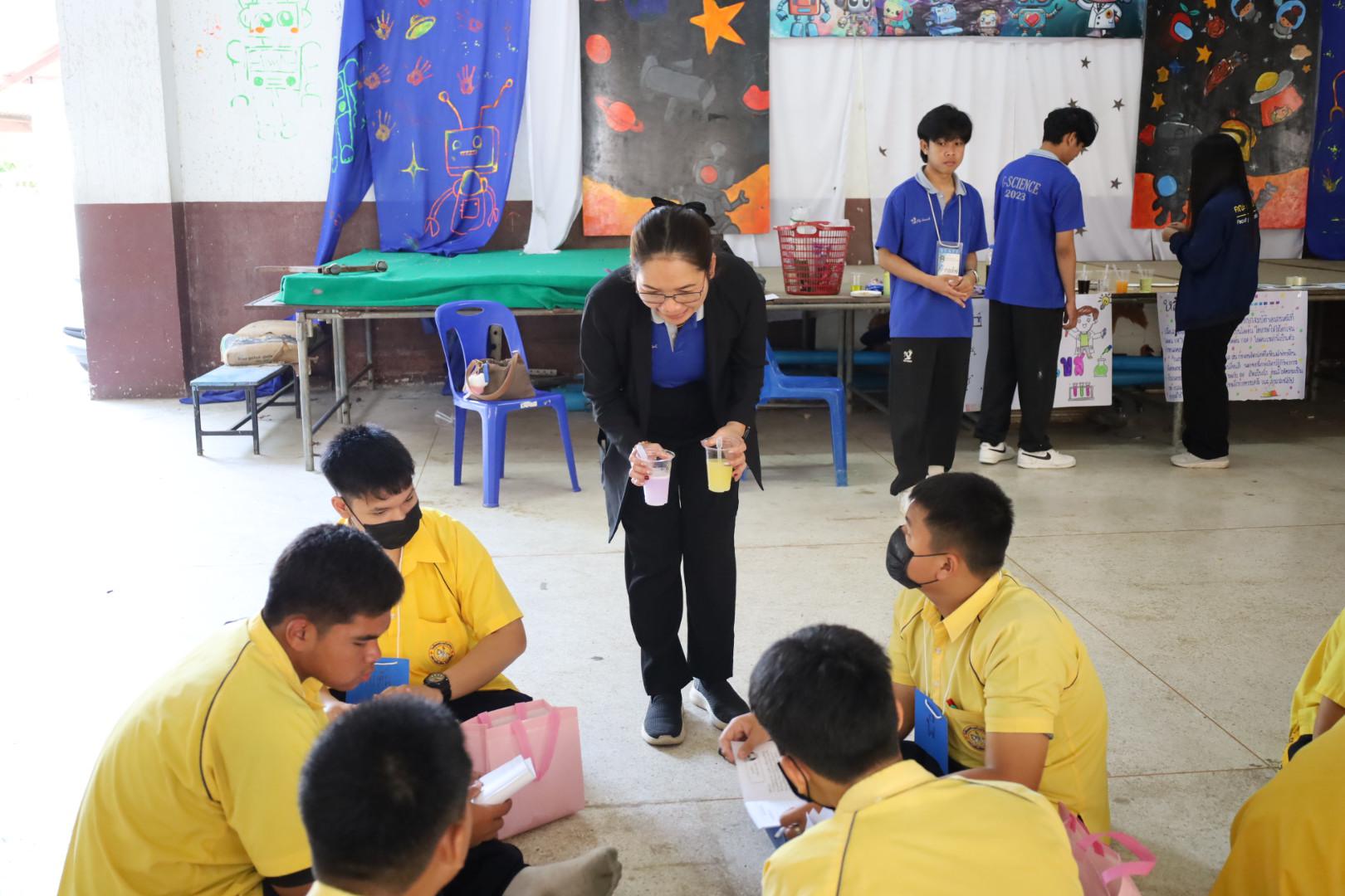 173. วันที่ 15 มกราคม 2569 นำโดยผศ.ดร.ไตรรงค์ เปลี่ยนแสง ผศ.ดร.ปราณี เลิศแก้ว  ดร.ธิดารัตน์  พรหมมา  และนักศึกษาโปรแกรมวิชาวิทยาศาสตร์ทั่วไป ได้จัดค่ายวิชาการให้กับนักเรียนชั้นมัธยมศึกษาปีที่ 3 โรงเรียนเทศบาลบ้านปากทาง จ.พิจิตร