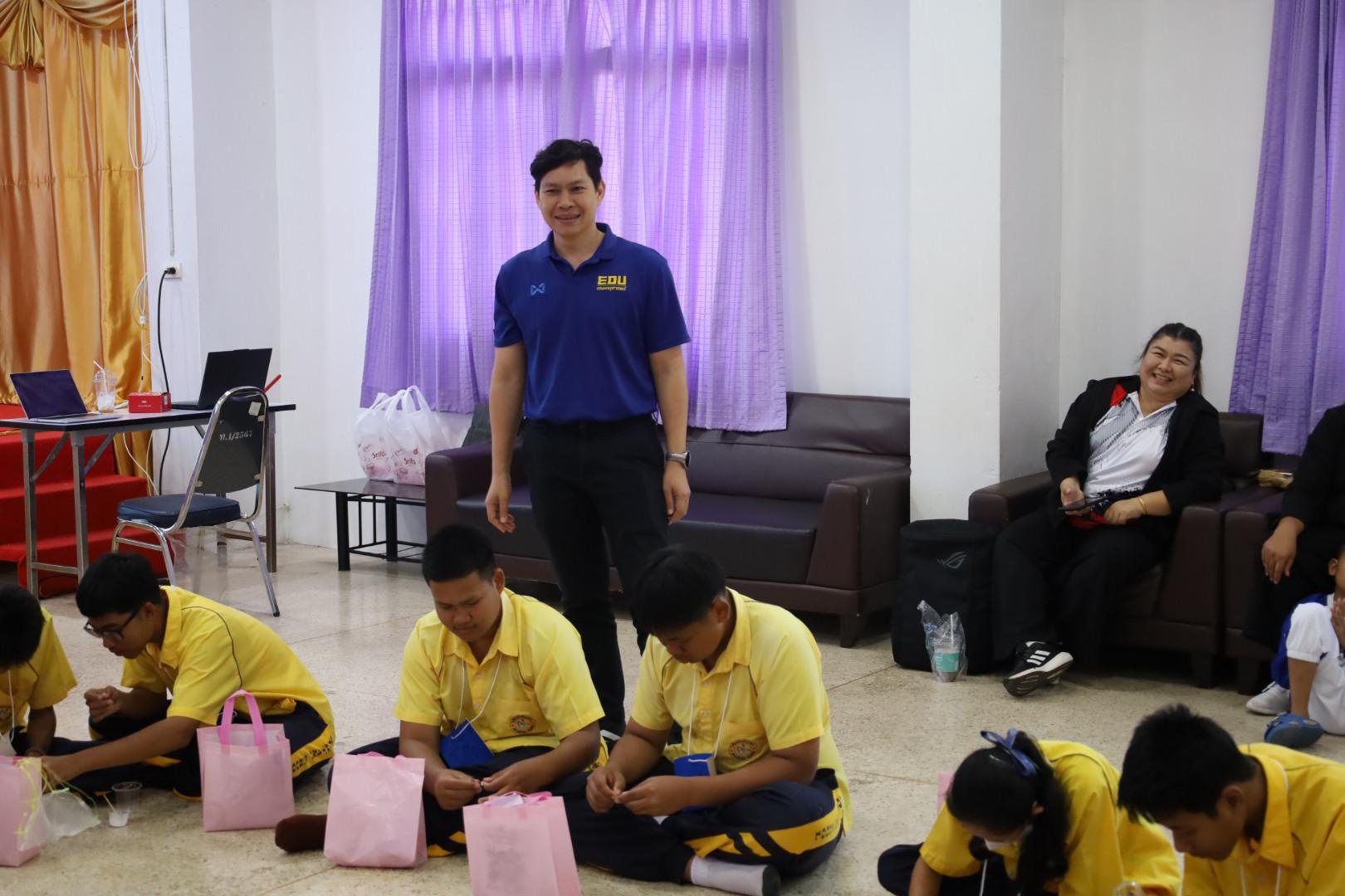 210. วันที่ 15 มกราคม 2569 นำโดยผศ.ดร.ไตรรงค์ เปลี่ยนแสง ผศ.ดร.ปราณี เลิศแก้ว  ดร.ธิดารัตน์  พรหมมา  และนักศึกษาโปรแกรมวิชาวิทยาศาสตร์ทั่วไป ได้จัดค่ายวิชาการให้กับนักเรียนชั้นมัธยมศึกษาปีที่ 3 โรงเรียนเทศบาลบ้านปากทาง จ.พิจิตร