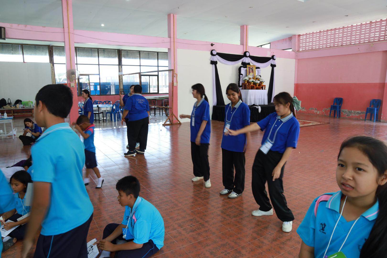 257. วันที่ 27 มกราคม 2569 โปรแกรมวิชาวิทยาศาสตร์ทั่วไป ได้จัดค่ายสเต็มศึกษาให้กับนักเรียนชั้นประถมศึกษาปีที่1-6 ณ โรงเรียนอนุบาลคลองขลุง จ.กำแพงเพชร