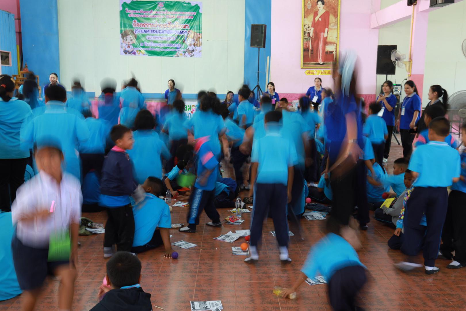 260. วันที่ 27 มกราคม 2569 โปรแกรมวิชาวิทยาศาสตร์ทั่วไป ได้จัดค่ายสเต็มศึกษาให้กับนักเรียนชั้นประถมศึกษาปีที่1-6 ณ โรงเรียนอนุบาลคลองขลุง จ.กำแพงเพชร
