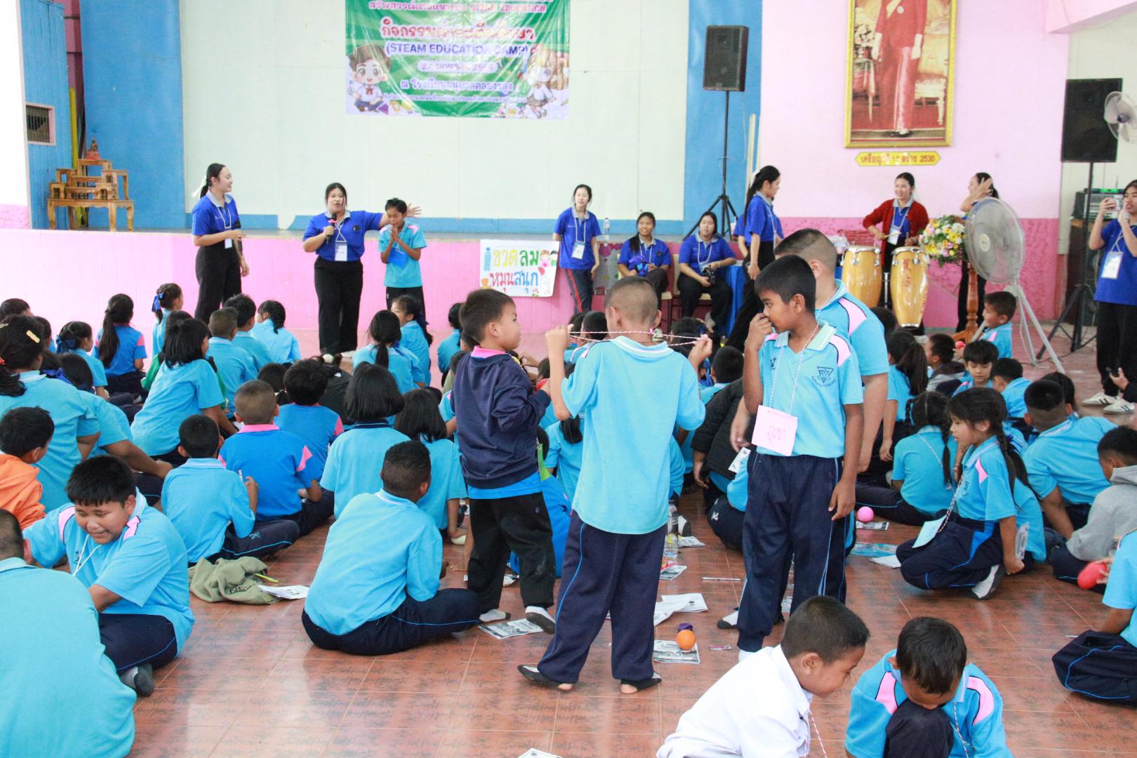 265. วันที่ 27 มกราคม 2569 โปรแกรมวิชาวิทยาศาสตร์ทั่วไป ได้จัดค่ายสเต็มศึกษาให้กับนักเรียนชั้นประถมศึกษาปีที่1-6 ณ โรงเรียนอนุบาลคลองขลุง จ.กำแพงเพชร