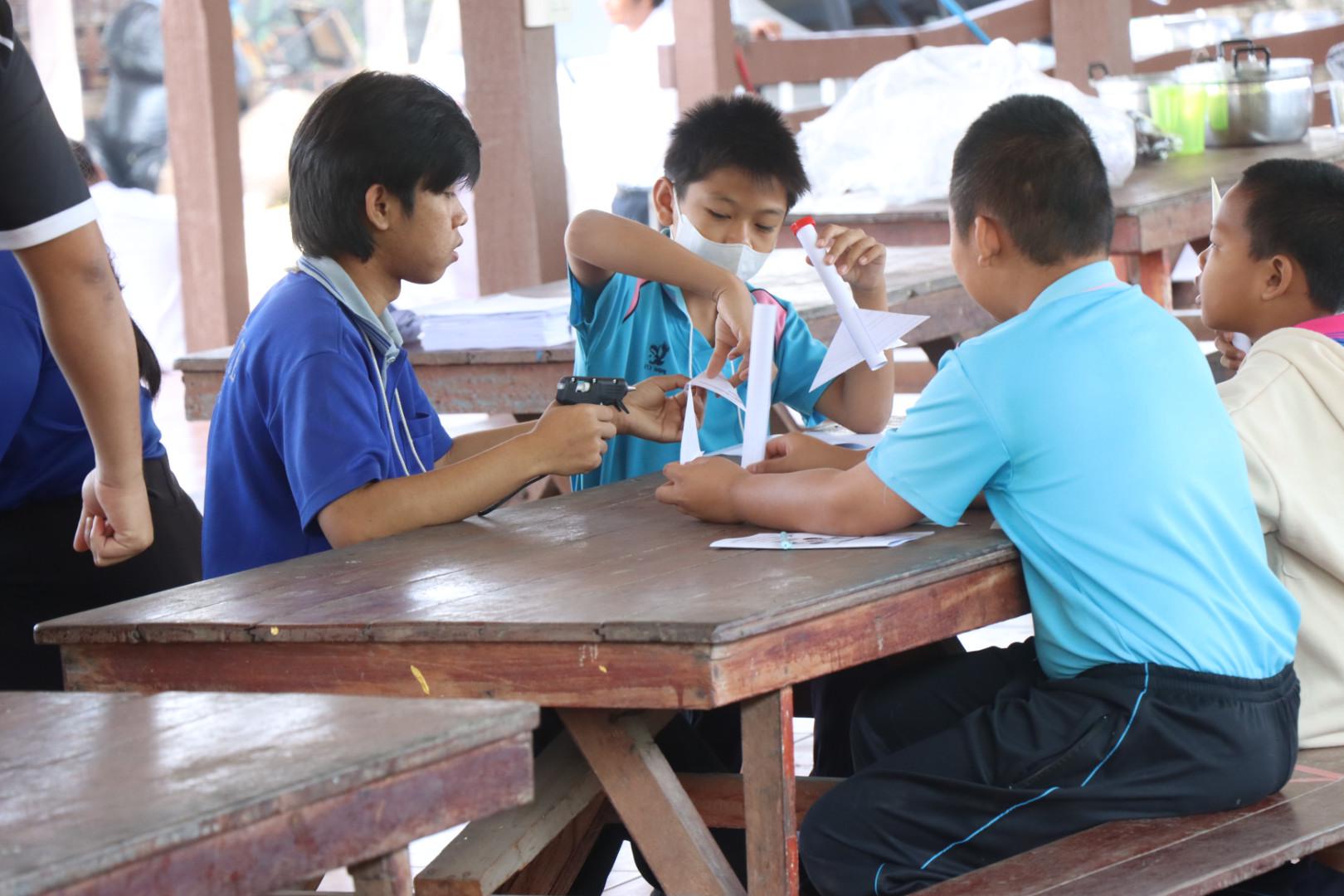 501. วันที่ 27 มกราคม 2569 โปรแกรมวิชาวิทยาศาสตร์ทั่วไป ได้จัดค่ายสเต็มศึกษาให้กับนักเรียนชั้นประถมศึกษาปีที่1-6 ณ โรงเรียนอนุบาลคลองขลุง จ.กำแพงเพชร