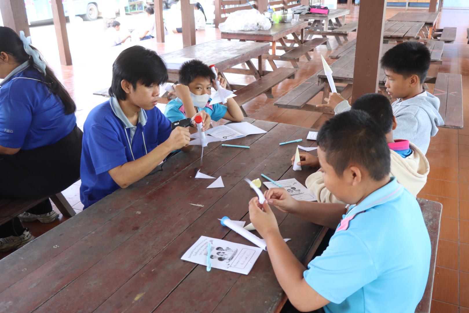 505. วันที่ 27 มกราคม 2569 โปรแกรมวิชาวิทยาศาสตร์ทั่วไป ได้จัดค่ายสเต็มศึกษาให้กับนักเรียนชั้นประถมศึกษาปีที่1-6 ณ โรงเรียนอนุบาลคลองขลุง จ.กำแพงเพชร