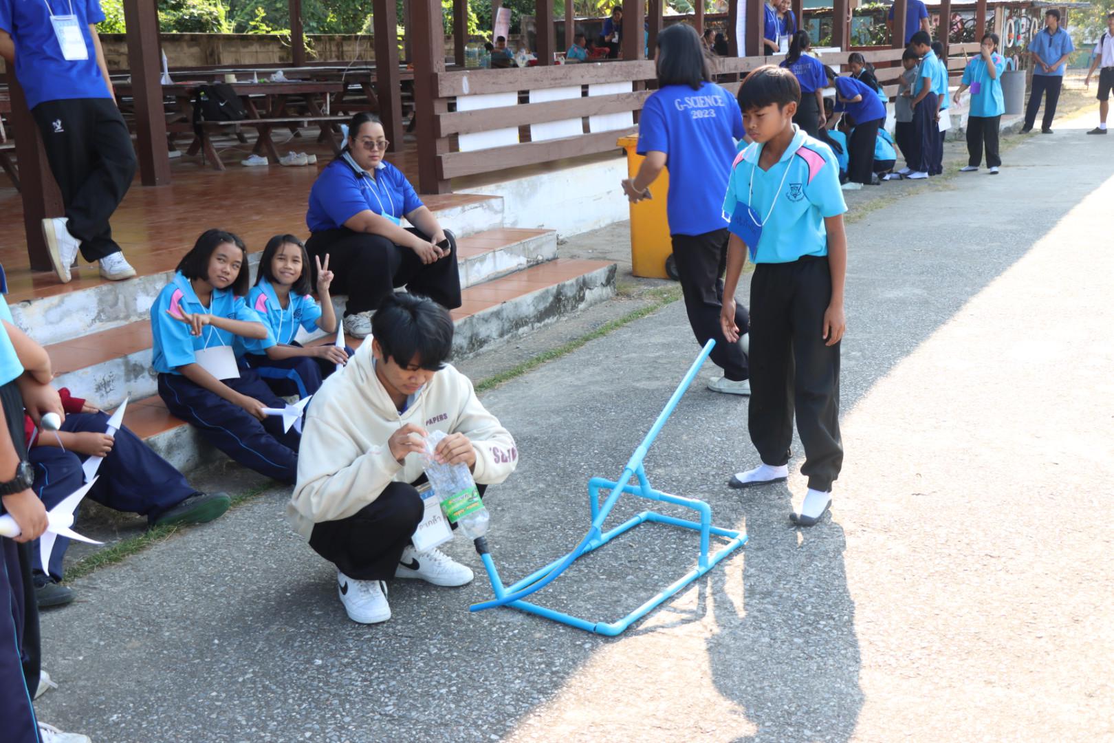 509. วันที่ 27 มกราคม 2569 โปรแกรมวิชาวิทยาศาสตร์ทั่วไป ได้จัดค่ายสเต็มศึกษาให้กับนักเรียนชั้นประถมศึกษาปีที่1-6 ณ โรงเรียนอนุบาลคลองขลุง จ.กำแพงเพชร