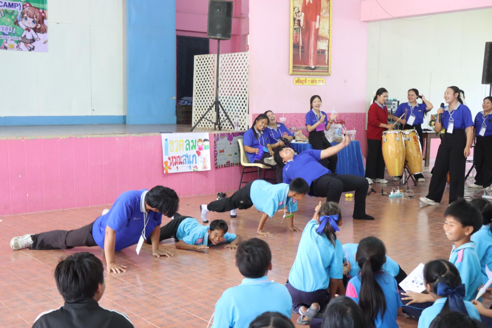 556. วันที่ 27 มกราคม 2569 โปรแกรมวิชาวิทยาศาสตร์ทั่วไป ได้จัดค่ายสเต็มศึกษาให้กับนักเรียนชั้นประถมศึกษาปีที่1-6 ณ โรงเรียนอนุบาลคลองขลุง จ.กำแพงเพชร