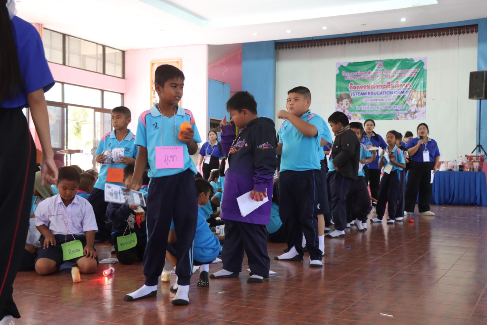 575. วันที่ 27 มกราคม 2569 โปรแกรมวิชาวิทยาศาสตร์ทั่วไป ได้จัดค่ายสเต็มศึกษาให้กับนักเรียนชั้นประถมศึกษาปีที่1-6 ณ โรงเรียนอนุบาลคลองขลุง จ.กำแพงเพชร