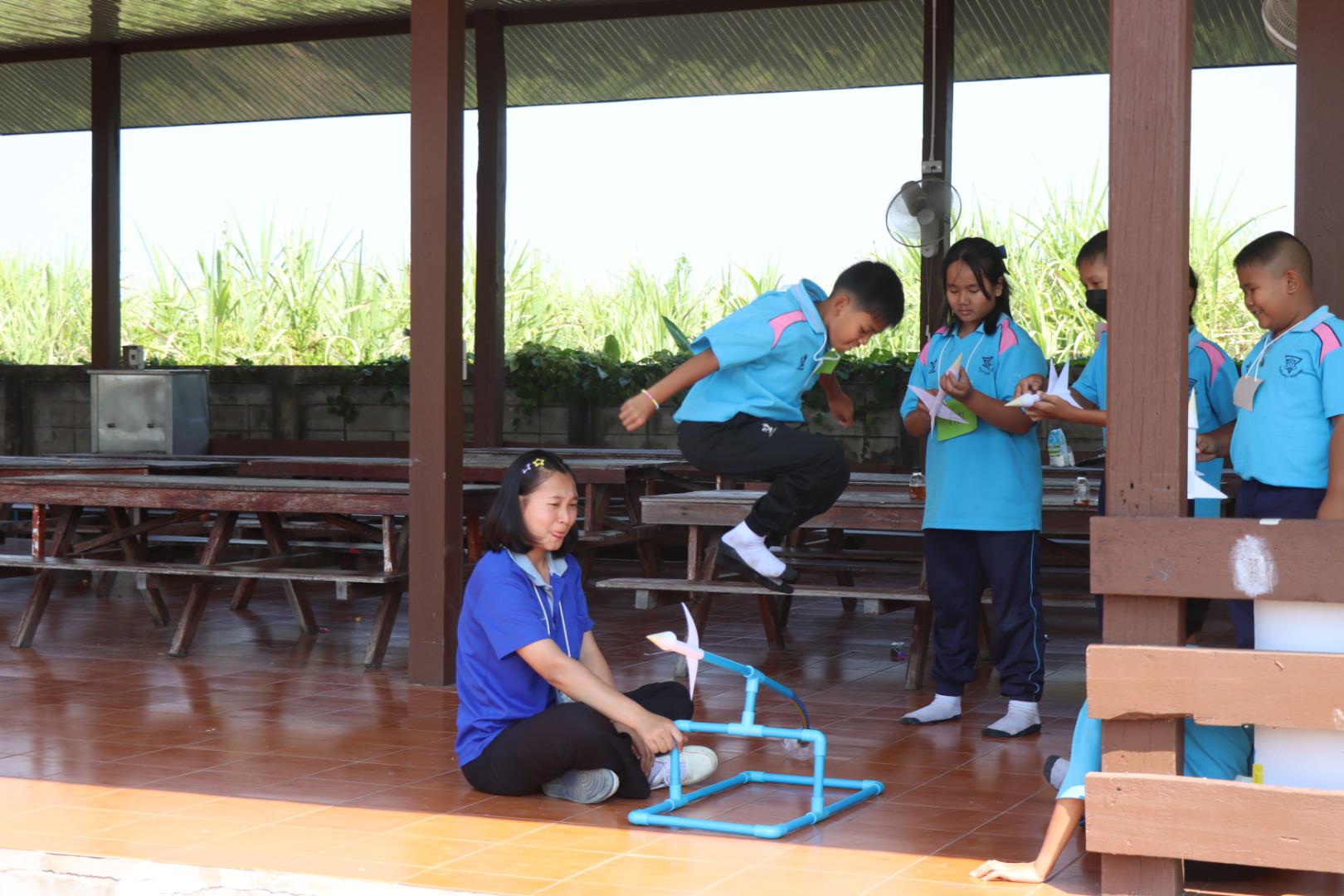 633. วันที่ 27 มกราคม 2569 โปรแกรมวิชาวิทยาศาสตร์ทั่วไป ได้จัดค่ายสเต็มศึกษาให้กับนักเรียนชั้นประถมศึกษาปีที่1-6 ณ โรงเรียนอนุบาลคลองขลุง จ.กำแพงเพชร