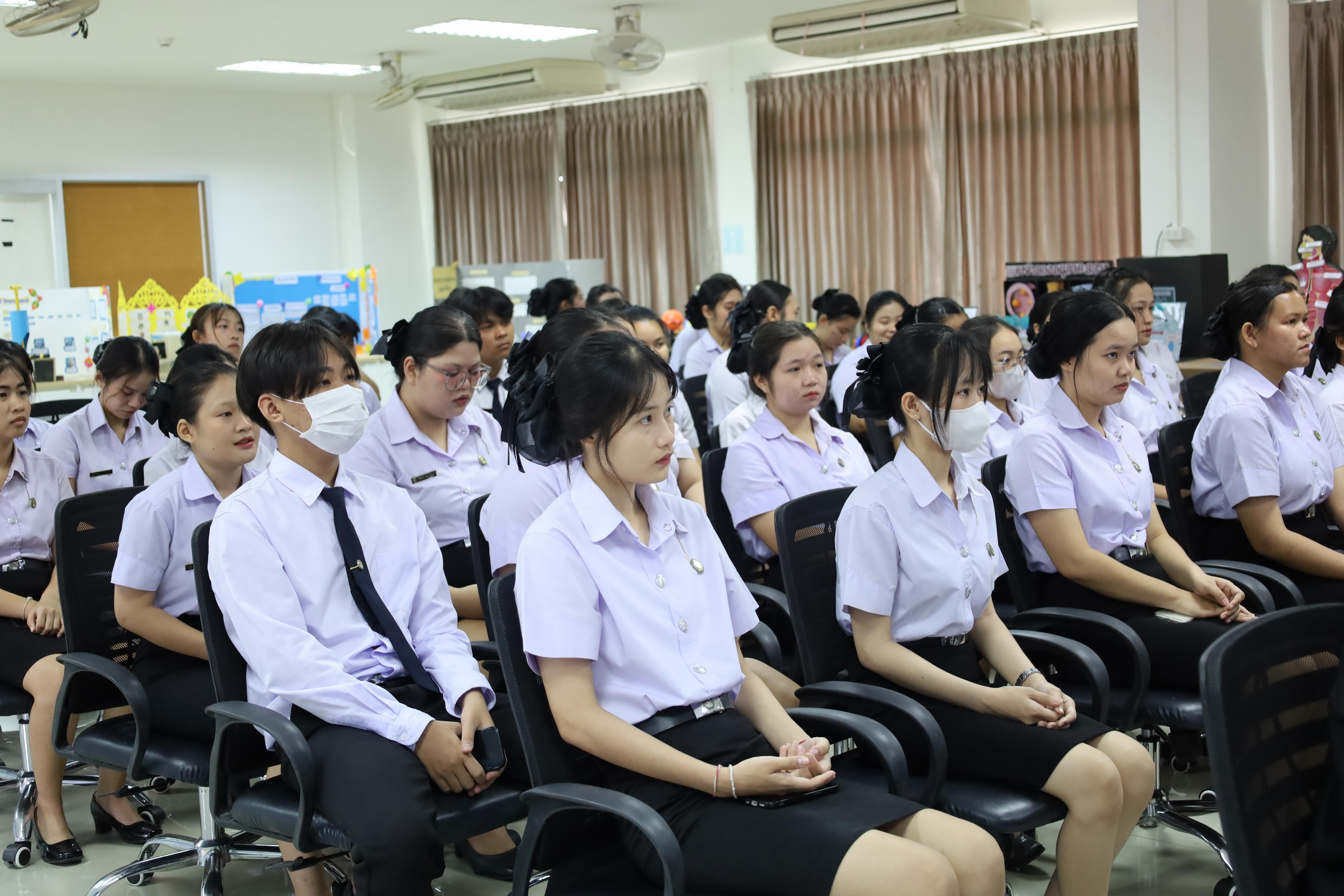 50. วันที่ 18 กุมภาพันธ์ 2569 โปรแกรมวิชาวิทยาศาสตร์ทั่วไป จัดสัมมนาโครงงานวิทยาศาสตร์ ประจำปี2569 ซึ่งได้รับเกียรติจาก ผศ.ดร.ประจบ ขวัญมั่น