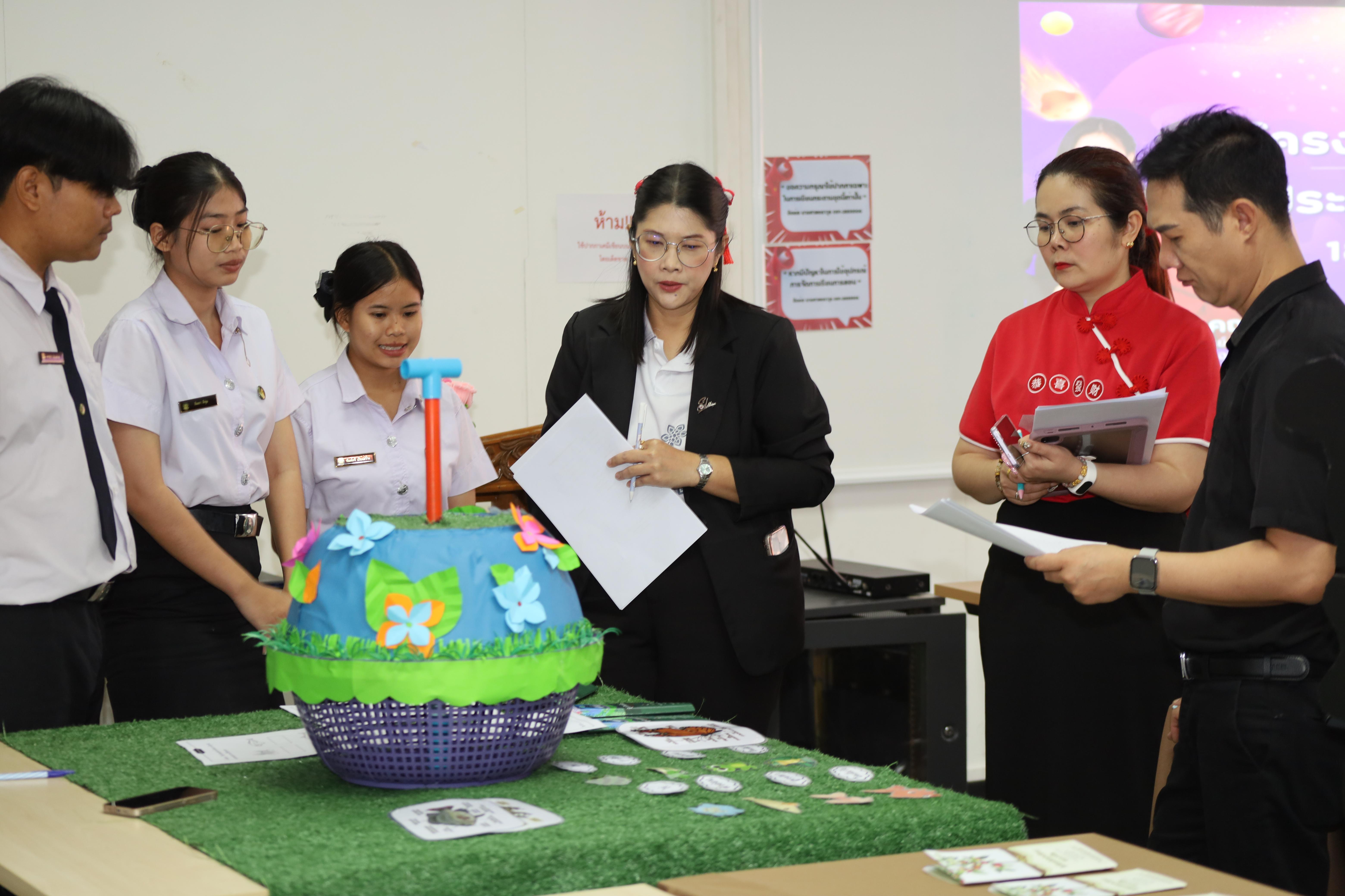 111. วันที่ 18 กุมภาพันธ์ 2569 โปรแกรมวิชาวิทยาศาสตร์ทั่วไป จัดสัมมนาโครงงานวิทยาศาสตร์ ประจำปี2569 ซึ่งได้รับเกียรติจาก ผศ.ดร.ประจบ ขวัญมั่น