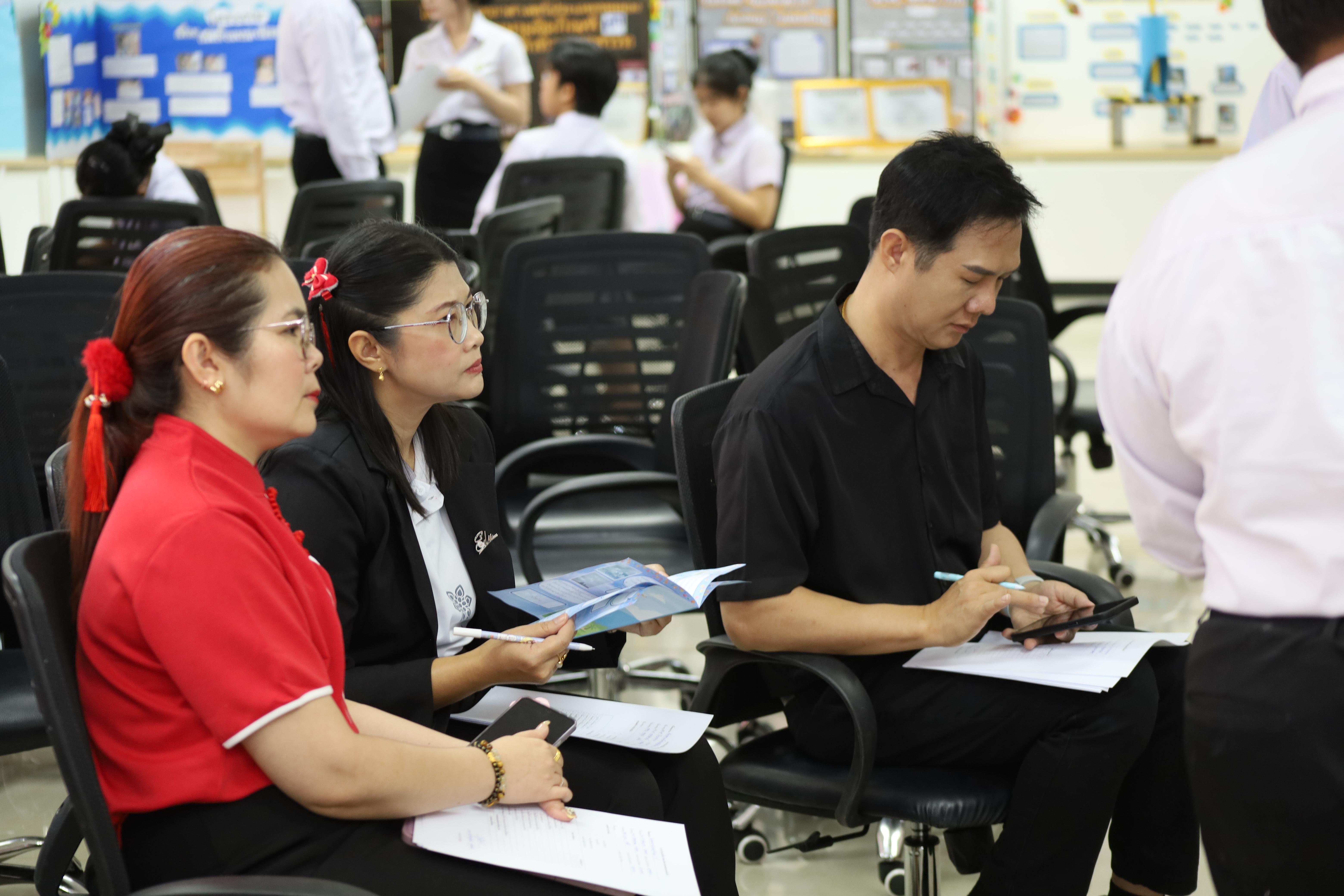 112. วันที่ 18 กุมภาพันธ์ 2569 โปรแกรมวิชาวิทยาศาสตร์ทั่วไป จัดสัมมนาโครงงานวิทยาศาสตร์ ประจำปี2569 ซึ่งได้รับเกียรติจาก ผศ.ดร.ประจบ ขวัญมั่น