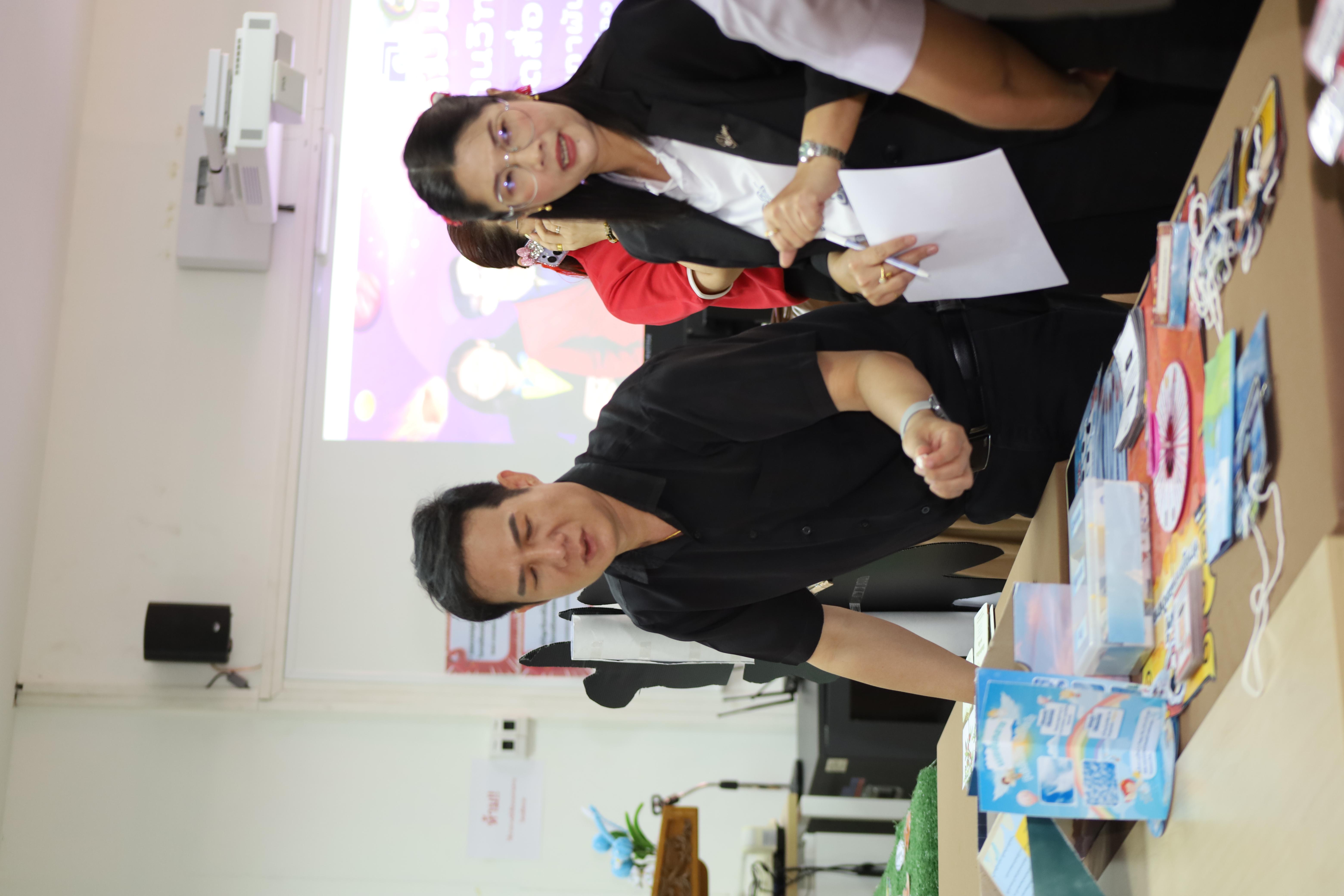 132. วันที่ 18 กุมภาพันธ์ 2569 โปรแกรมวิชาวิทยาศาสตร์ทั่วไป จัดสัมมนาโครงงานวิทยาศาสตร์ ประจำปี2569 ซึ่งได้รับเกียรติจาก ผศ.ดร.ประจบ ขวัญมั่น