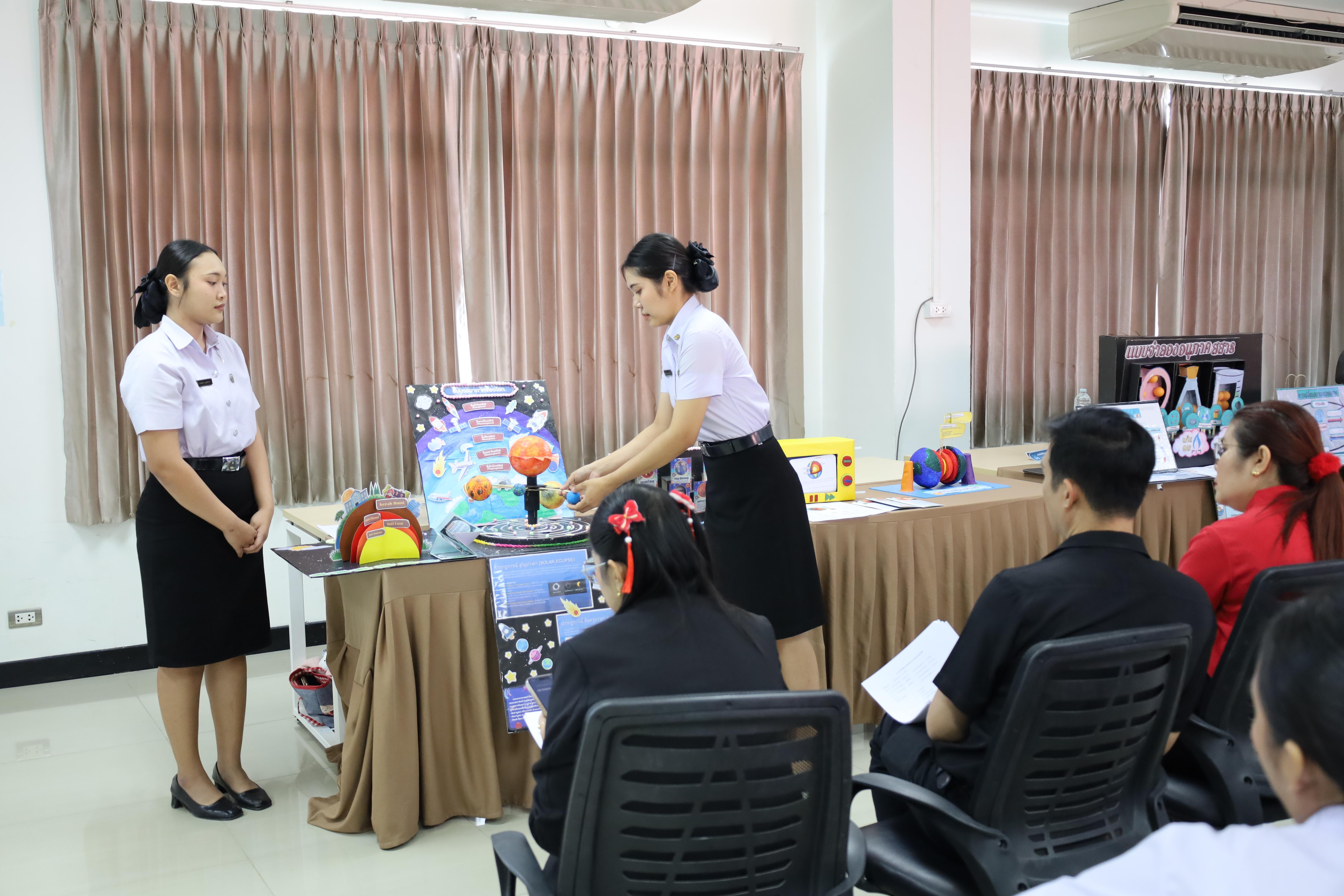 160. วันที่ 18 กุมภาพันธ์ 2569 โปรแกรมวิชาวิทยาศาสตร์ทั่วไป จัดสัมมนาโครงงานวิทยาศาสตร์ ประจำปี2569 ซึ่งได้รับเกียรติจาก ผศ.ดร.ประจบ ขวัญมั่น