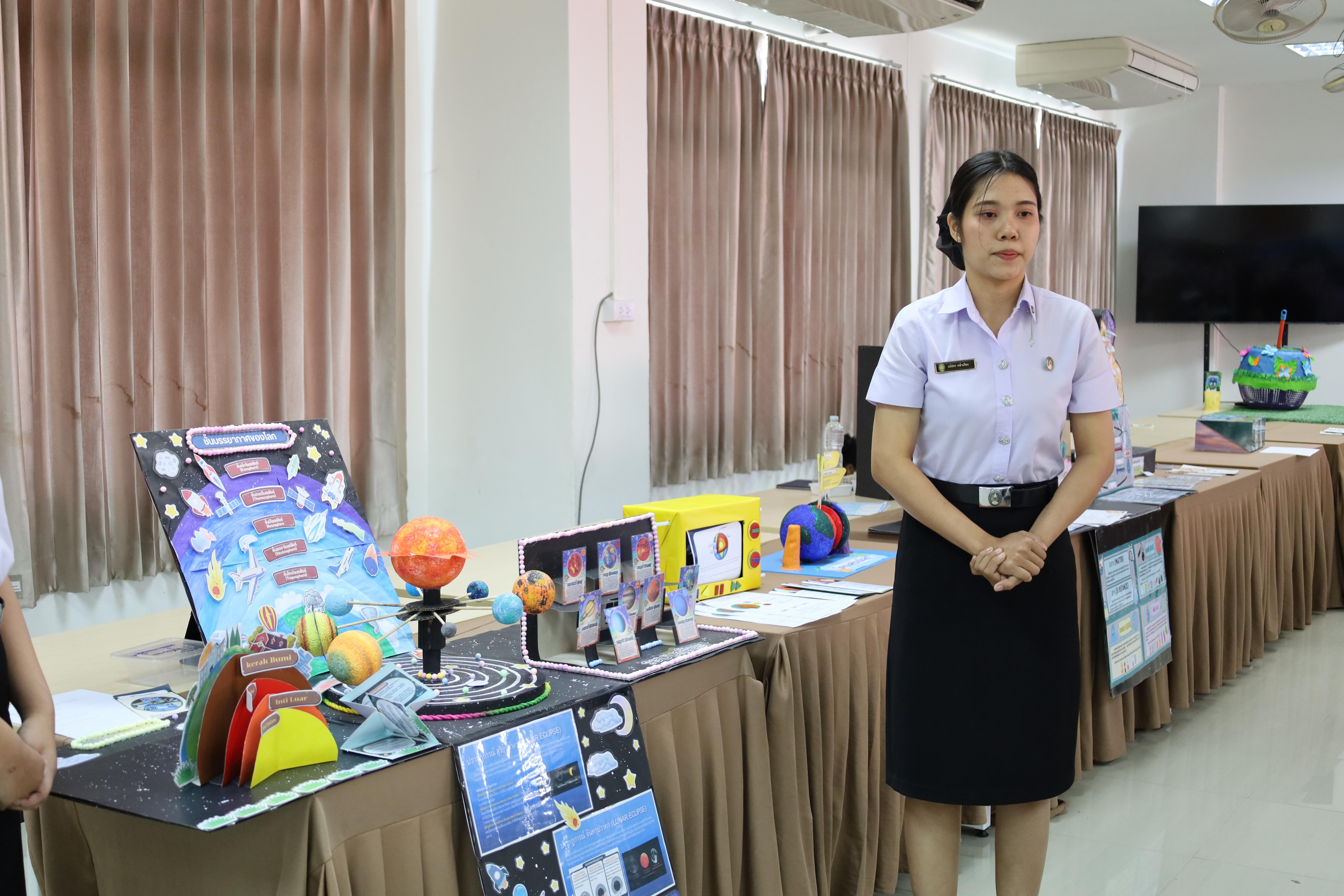 165. วันที่ 18 กุมภาพันธ์ 2569 โปรแกรมวิชาวิทยาศาสตร์ทั่วไป จัดสัมมนาโครงงานวิทยาศาสตร์ ประจำปี2569 ซึ่งได้รับเกียรติจาก ผศ.ดร.ประจบ ขวัญมั่น