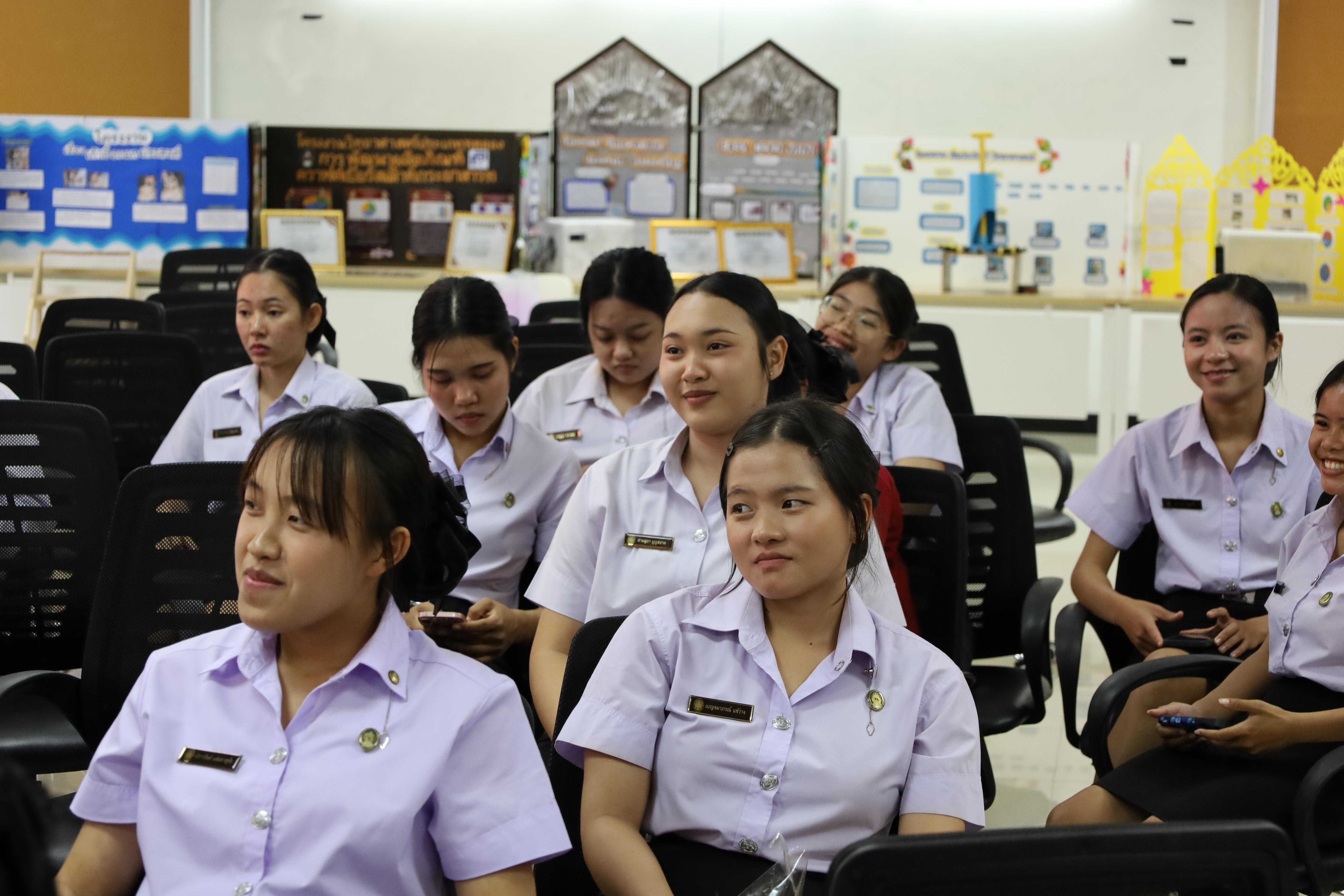 221. วันที่ 18 กุมภาพันธ์ 2569 โปรแกรมวิชาวิทยาศาสตร์ทั่วไป จัดสัมมนาโครงงานวิทยาศาสตร์ ประจำปี2569 ซึ่งได้รับเกียรติจาก ผศ.ดร.ประจบ ขวัญมั่น