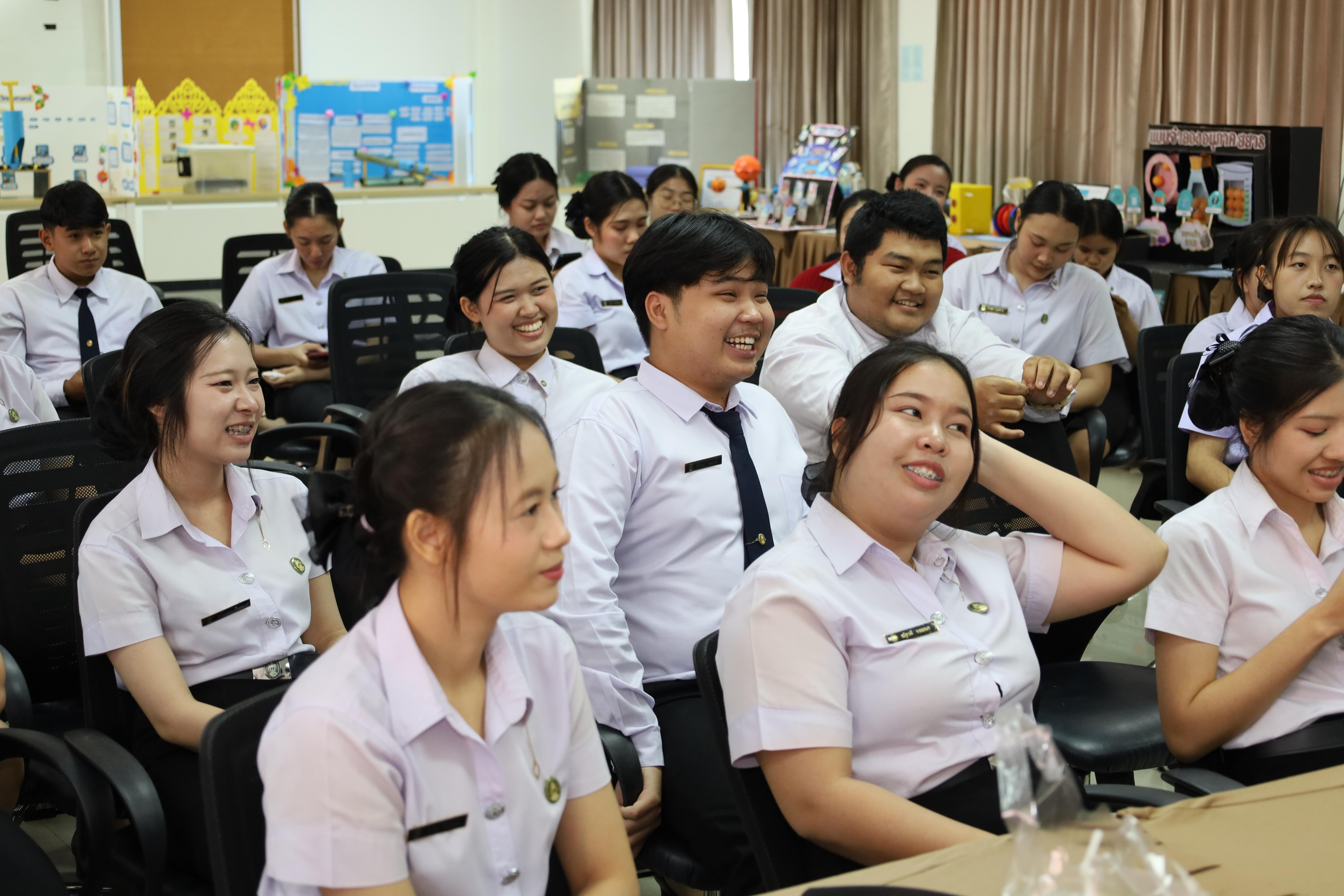 232. วันที่ 18 กุมภาพันธ์ 2569 โปรแกรมวิชาวิทยาศาสตร์ทั่วไป จัดสัมมนาโครงงานวิทยาศาสตร์ ประจำปี2569 ซึ่งได้รับเกียรติจาก ผศ.ดร.ประจบ ขวัญมั่น