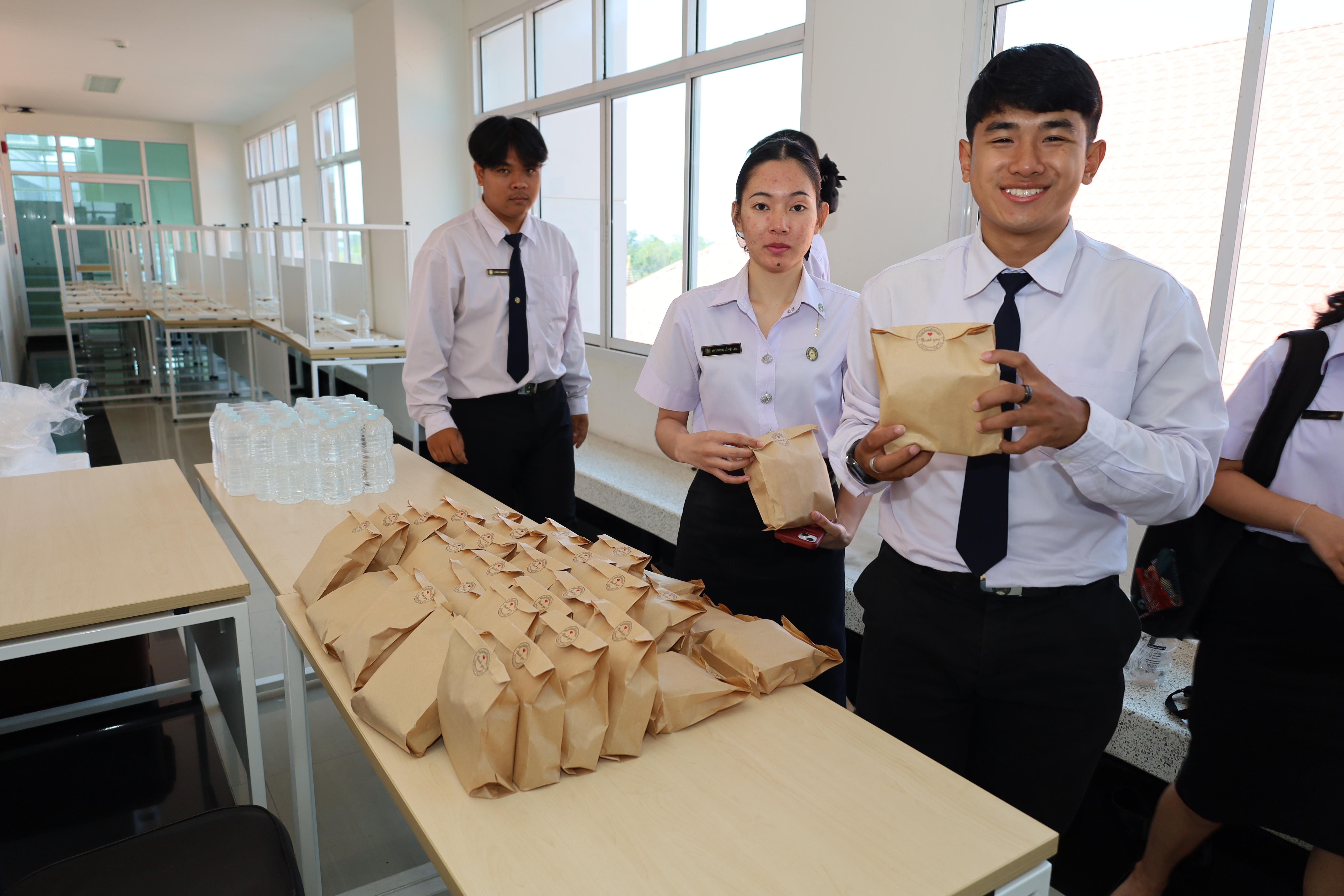 261. วันที่ 18 กุมภาพันธ์ 2569 โปรแกรมวิชาวิทยาศาสตร์ทั่วไป จัดสัมมนาโครงงานวิทยาศาสตร์ ประจำปี2569 ซึ่งได้รับเกียรติจาก ผศ.ดร.ประจบ ขวัญมั่น