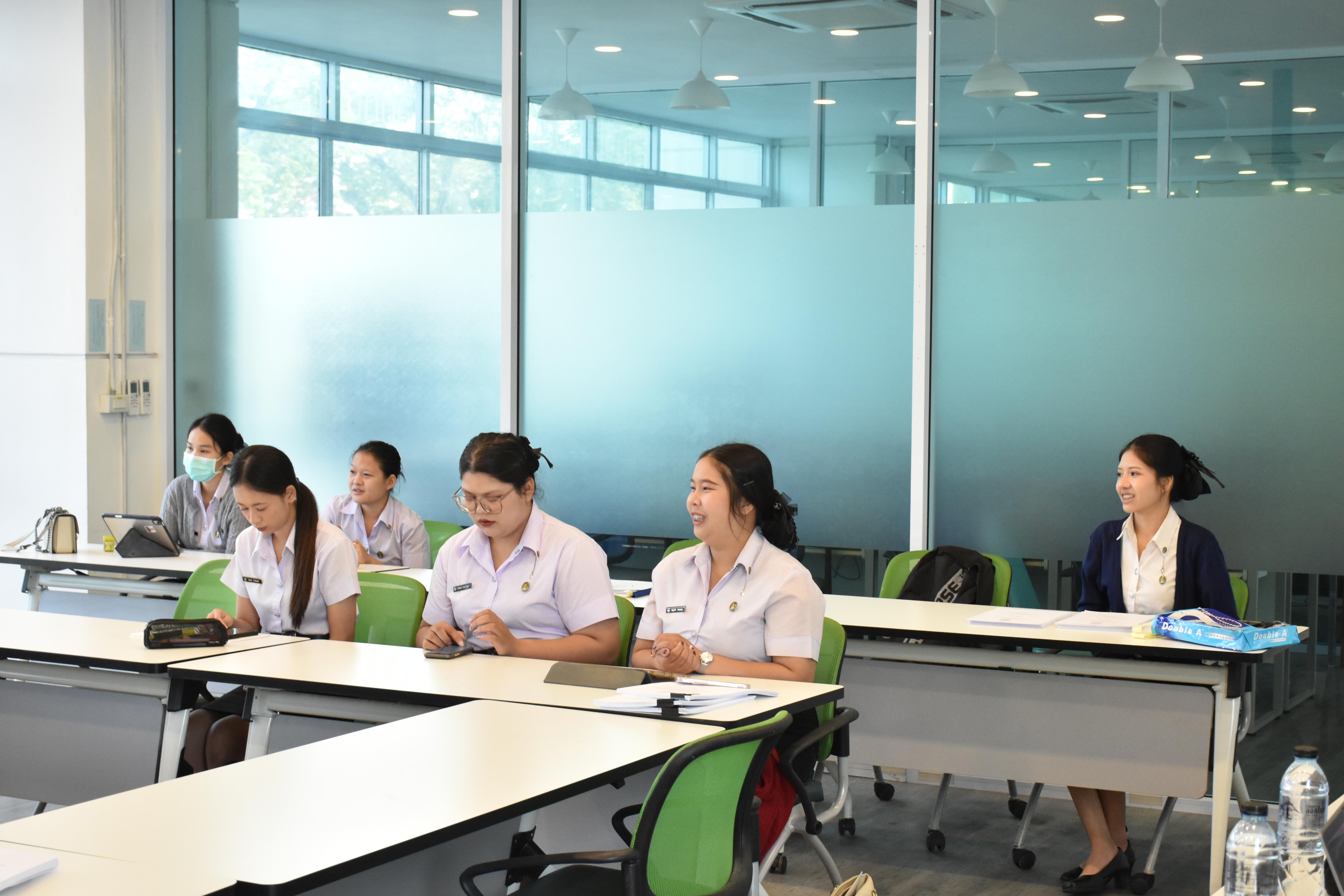 14. วันที่ 9 มีนาคม 2569 นักศึกษาโปรแกรมวิทยาศาสตร์ทั่วไปชั้นปีที่ 3 ได้นำเสนอผลงานวิจัย โดยมีผศ.วิไลลักษณ์ สวนมะลิ ดร.เกษฏา สาลา ผศ.สุวิชญา บัวชาติ เป็นผู้ทรงคุณวุฒิ