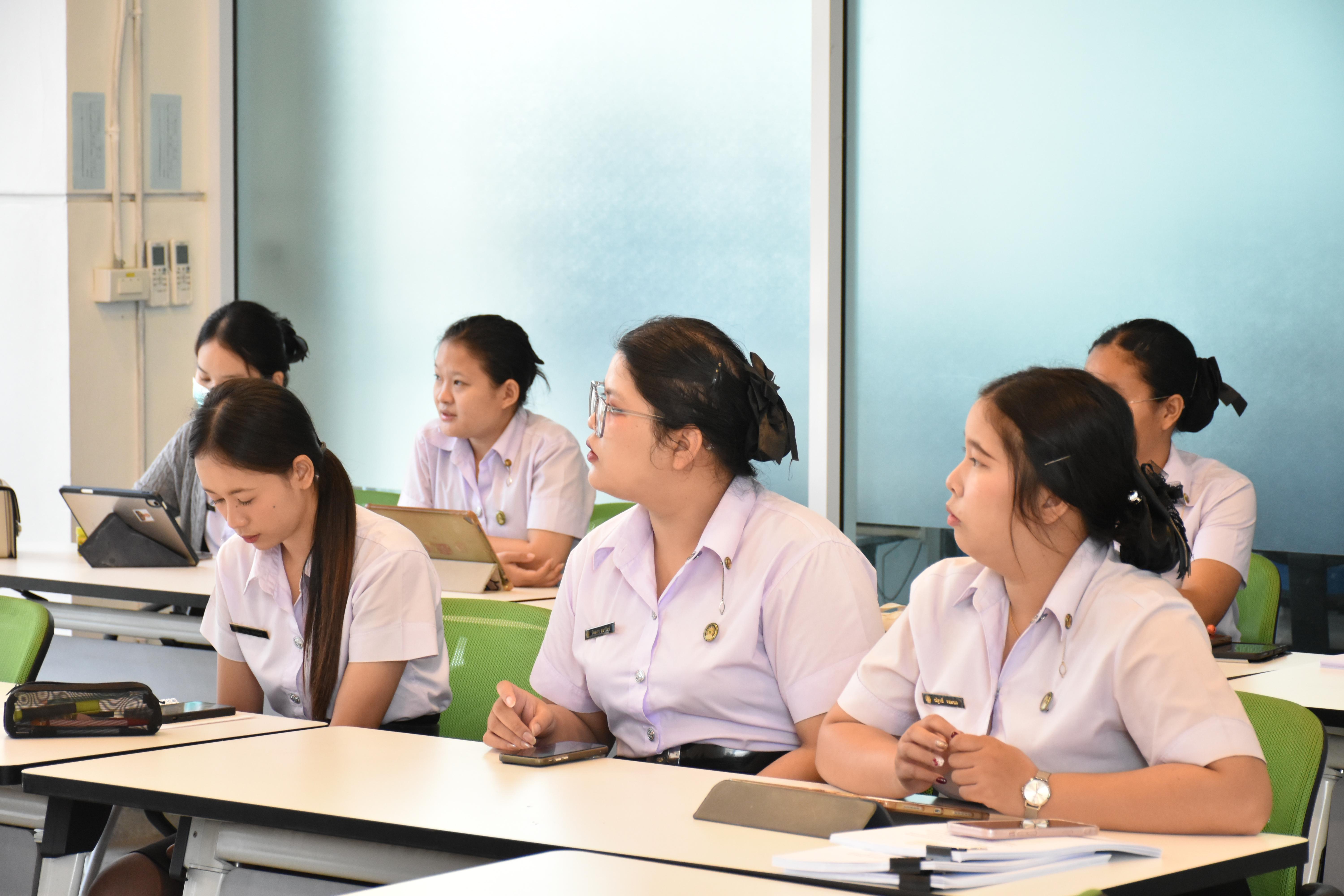 24. วันที่ 9 มีนาคม 2569 นักศึกษาโปรแกรมวิทยาศาสตร์ทั่วไปชั้นปีที่ 3 ได้นำเสนอผลงานวิจัย โดยมีผศ.วิไลลักษณ์ สวนมะลิ ดร.เกษฏา สาลา ผศ.สุวิชญา บัวชาติ เป็นผู้ทรงคุณวุฒิ