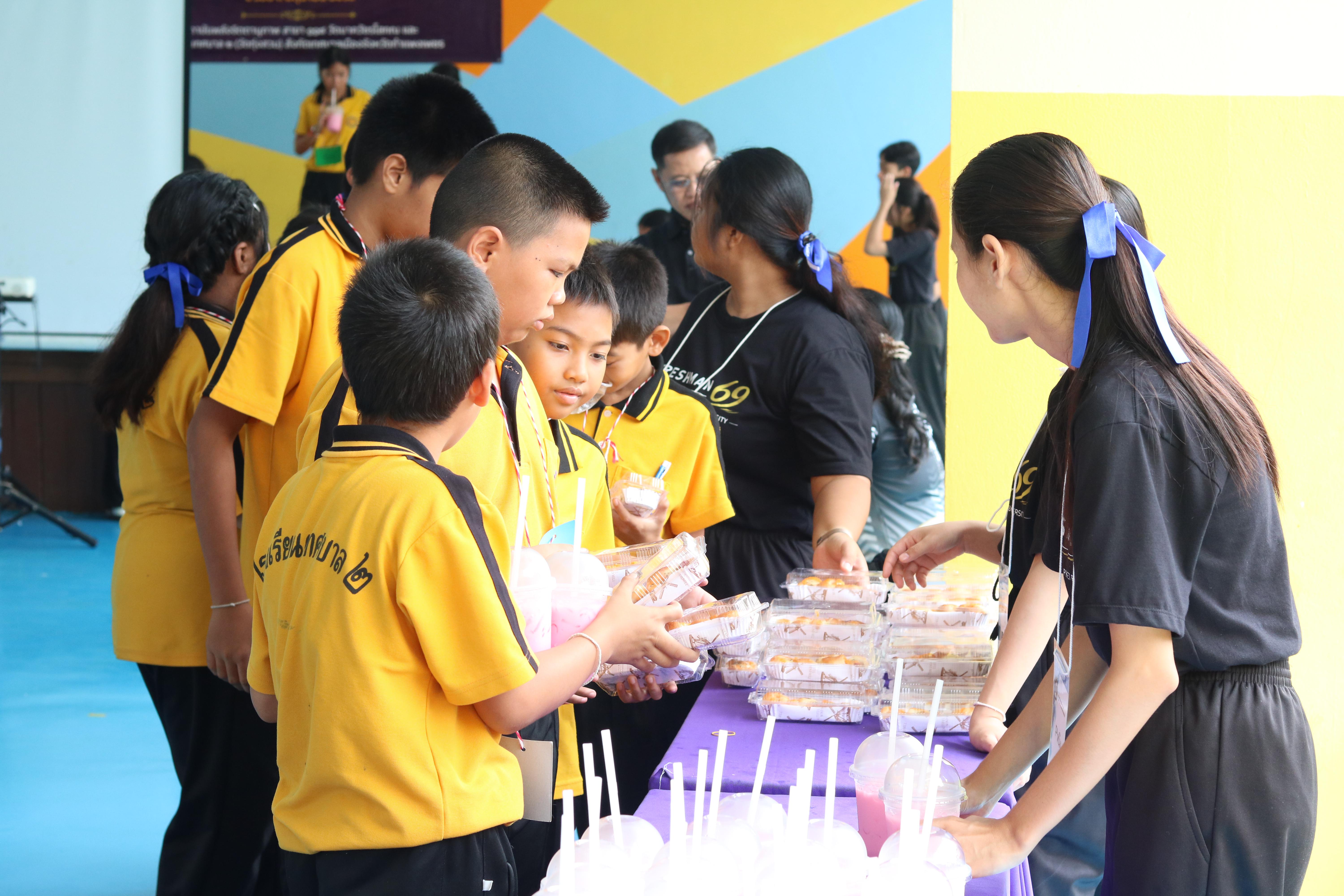 103. วันที่ 15 กรกฎาคม 2569 โปรแกรมวิชาวิทยาศาสตร์ทั่วไป ได้จัดค่ายบูรณาการพันธกิจระดับหลักสูตรเพื่อพัฒนาทักษะในศตวรรษที่ 21 ณ โรงเรียนเทศบาล 2 (วัดทุ่งสวน)