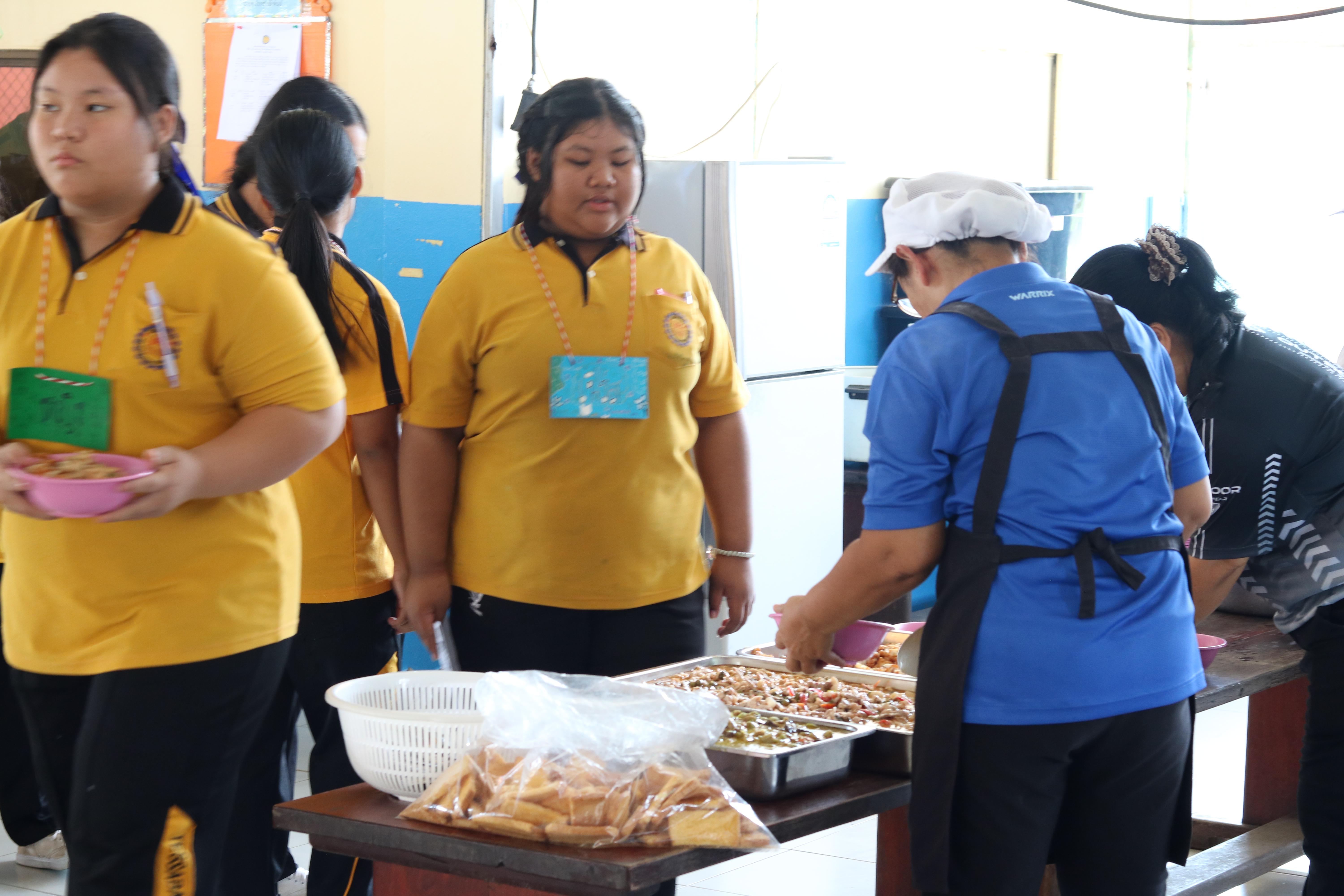 112. วันที่ 15 กรกฎาคม 2569 โปรแกรมวิชาวิทยาศาสตร์ทั่วไป ได้จัดค่ายบูรณาการพันธกิจระดับหลักสูตรเพื่อพัฒนาทักษะในศตวรรษที่ 21 ณ โรงเรียนเทศบาล 2 (วัดทุ่งสวน)