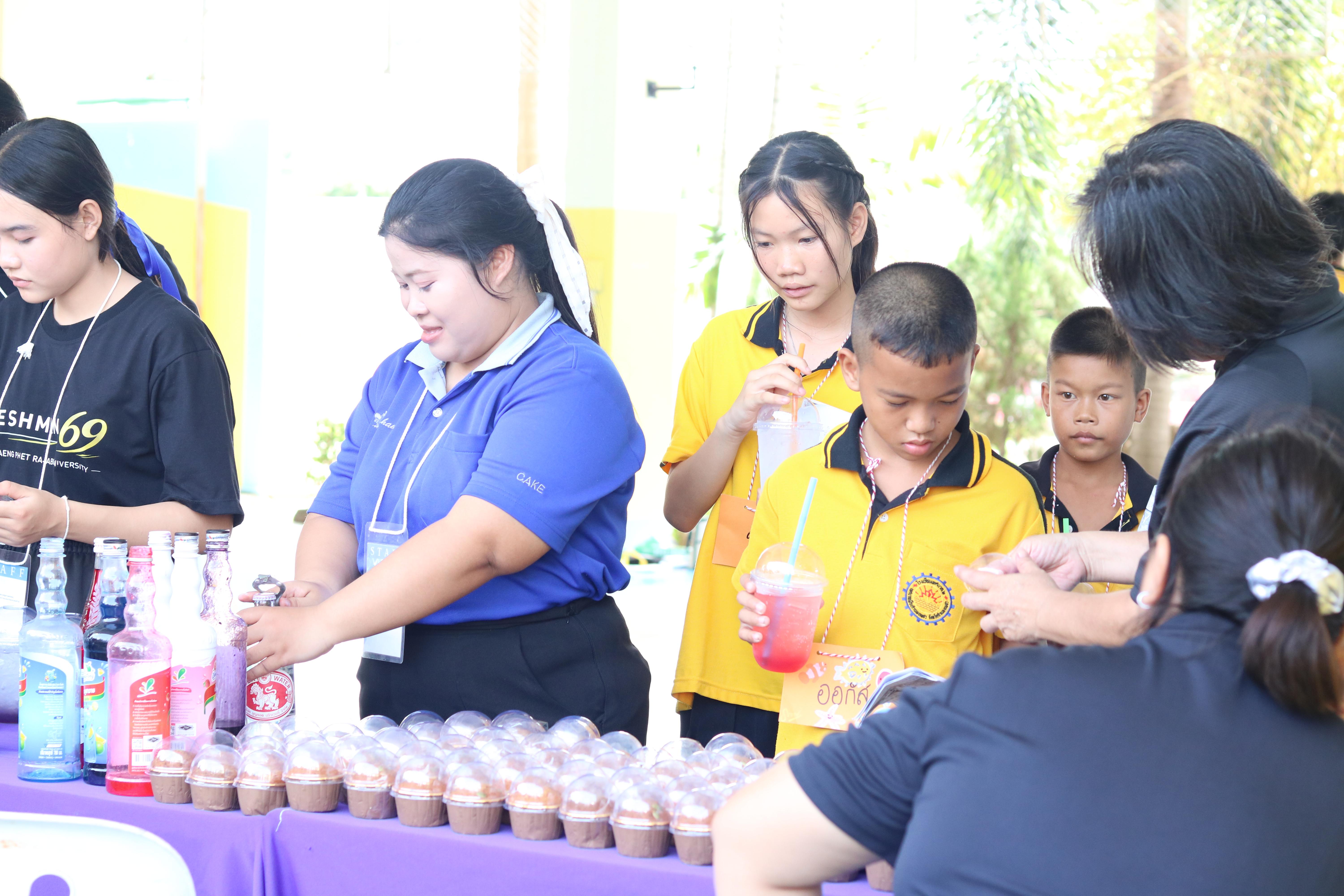 141. วันที่ 15 กรกฎาคม 2569 โปรแกรมวิชาวิทยาศาสตร์ทั่วไป ได้จัดค่ายบูรณาการพันธกิจระดับหลักสูตรเพื่อพัฒนาทักษะในศตวรรษที่ 21 ณ โรงเรียนเทศบาล 2 (วัดทุ่งสวน)