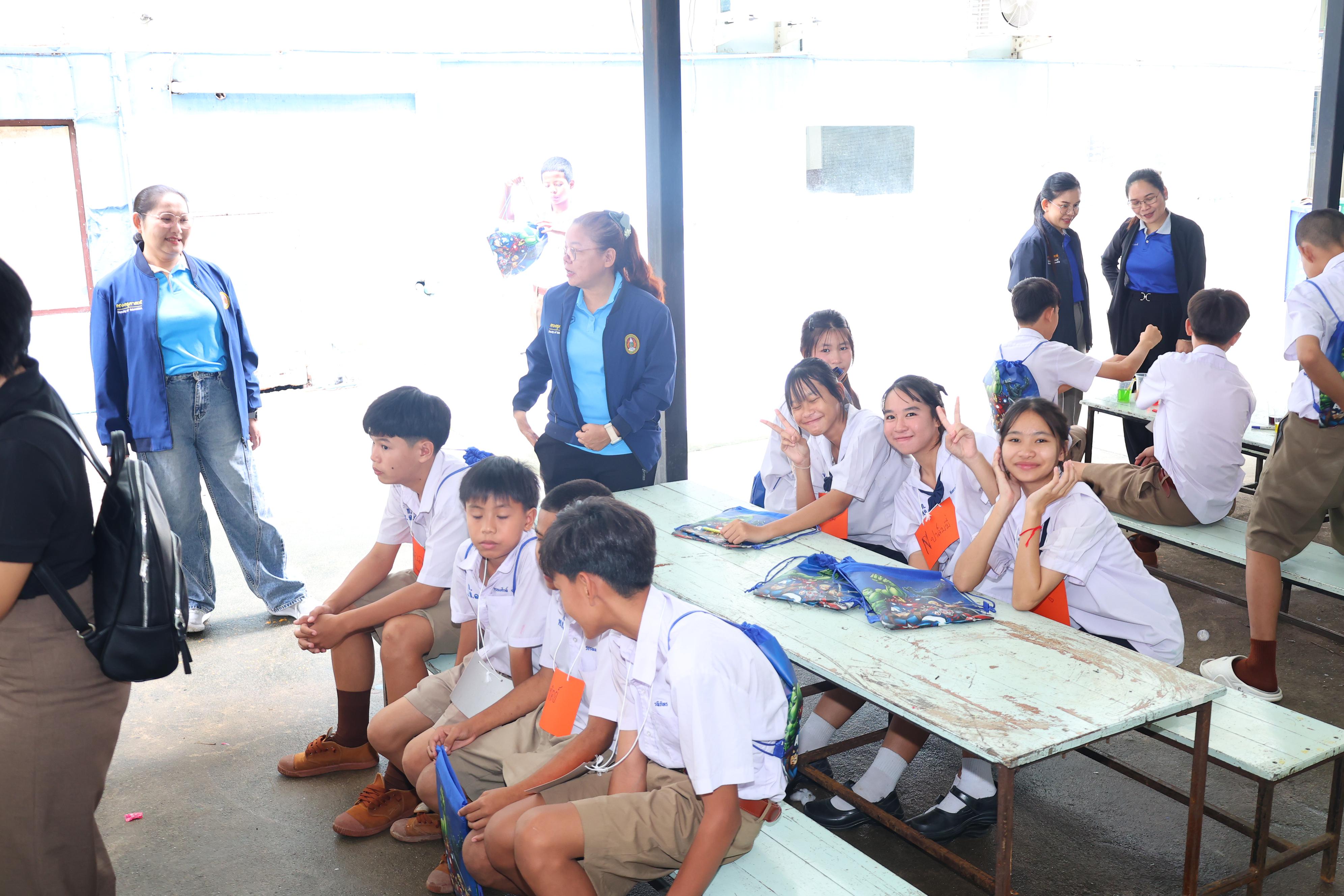 113. วันที่ 24 สิงหาคม 2569 โปรแกรมวิชาวิทยาศาสตร์ทั่วไป ได้จัดกิจกรรมค่ายสเต็มศึกษา ณ โรงเรียนเทศบาลบ้านปากทาง จังหวัดพิจิตร