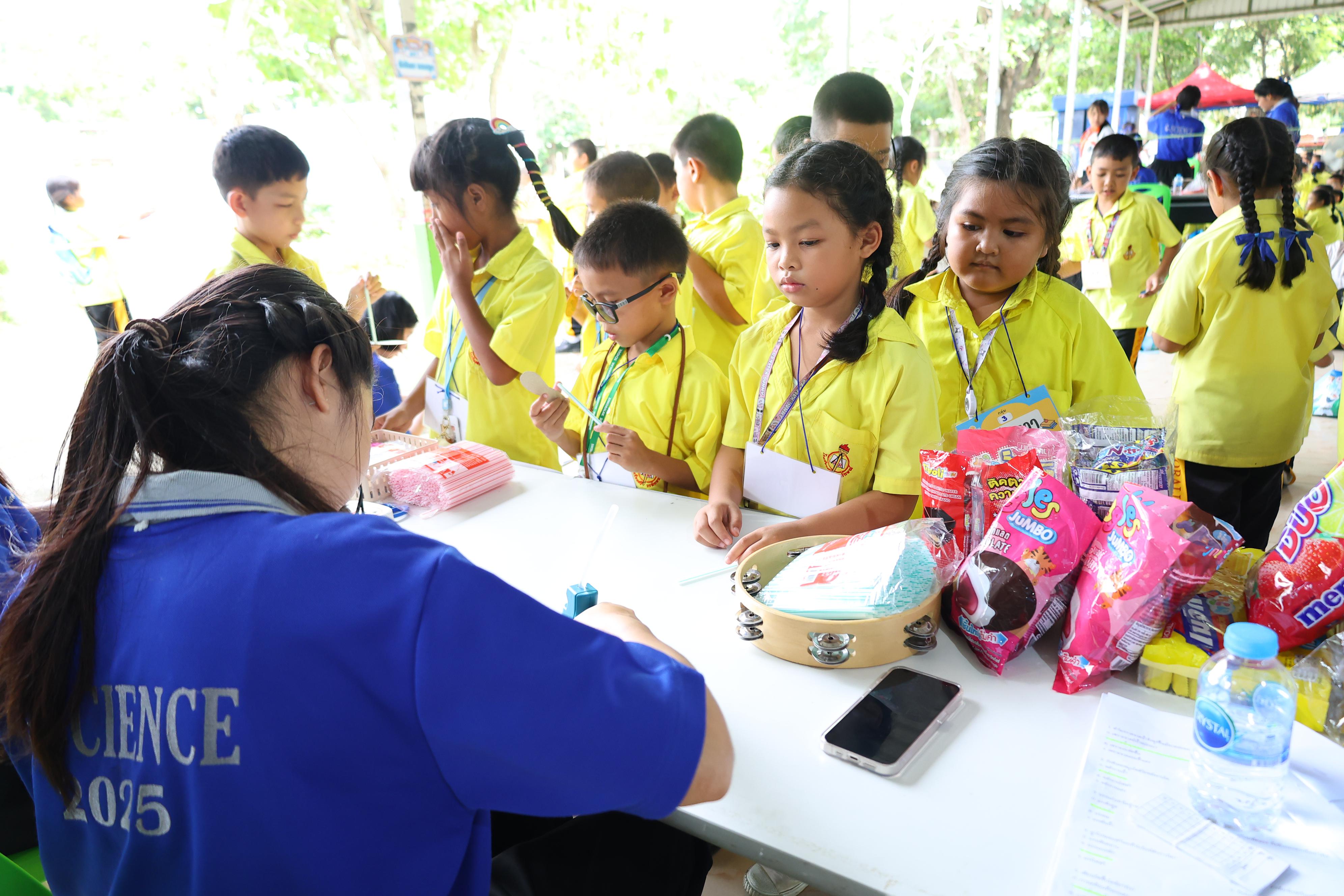 73. วันที่ 27-28 สิงหาคม 2569 โปรแกรมวิชาวิทยาศาสตร์ทั่วไปได้จัดค่ายสเต็มศึกษา ณ โรงเรียนศรีวรลักษณ์ อ.ขาณุวรลักษบุรี จ.กำแพงเพชร