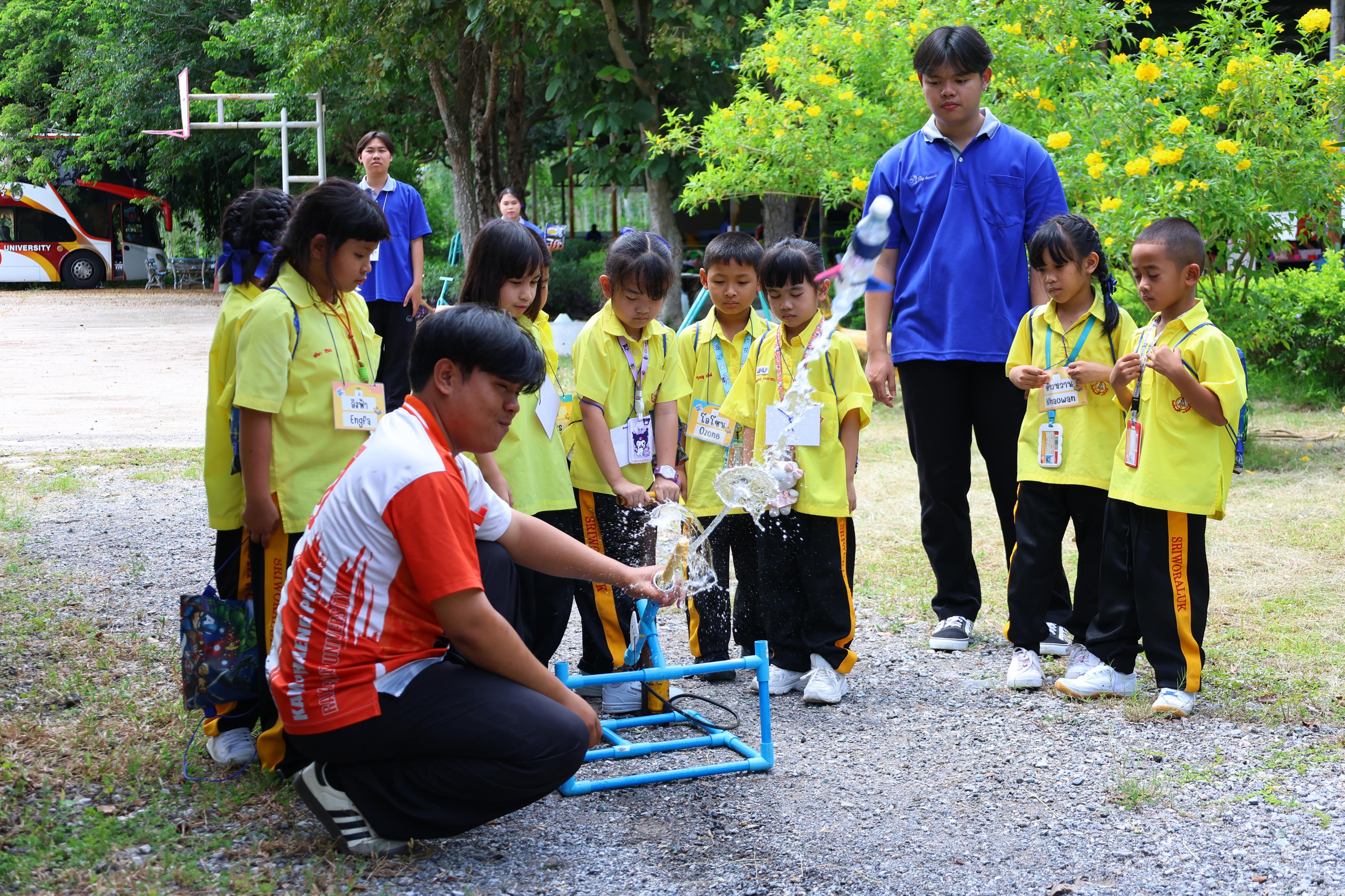 113. วันที่ 27-28 สิงหาคม 2569 โปรแกรมวิชาวิทยาศาสตร์ทั่วไปได้จัดค่ายสเต็มศึกษา ณ โรงเรียนศรีวรลักษณ์ อ.ขาณุวรลักษบุรี จ.กำแพงเพชร